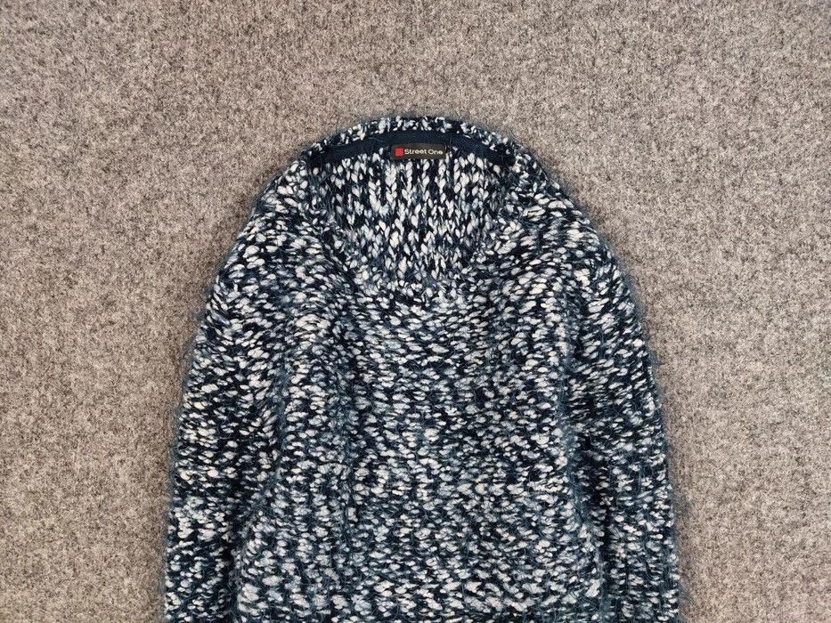 Japanese Brand Vintage Japanese Blue Mohair Style Fuzzy Crewneck Sweater Size US S / EU 44-46 / 1 - 3 Thumbnail