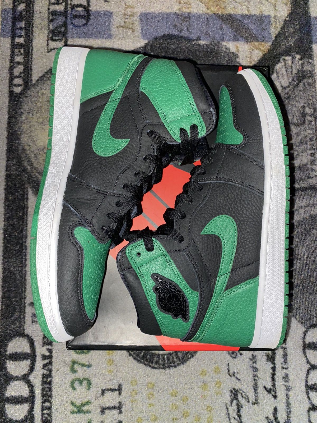 Jordan Brand × Nike Jordan 1 Retro High Pine Green Black Size US 10.5 / EU 43-44 - 2 Thumbnail