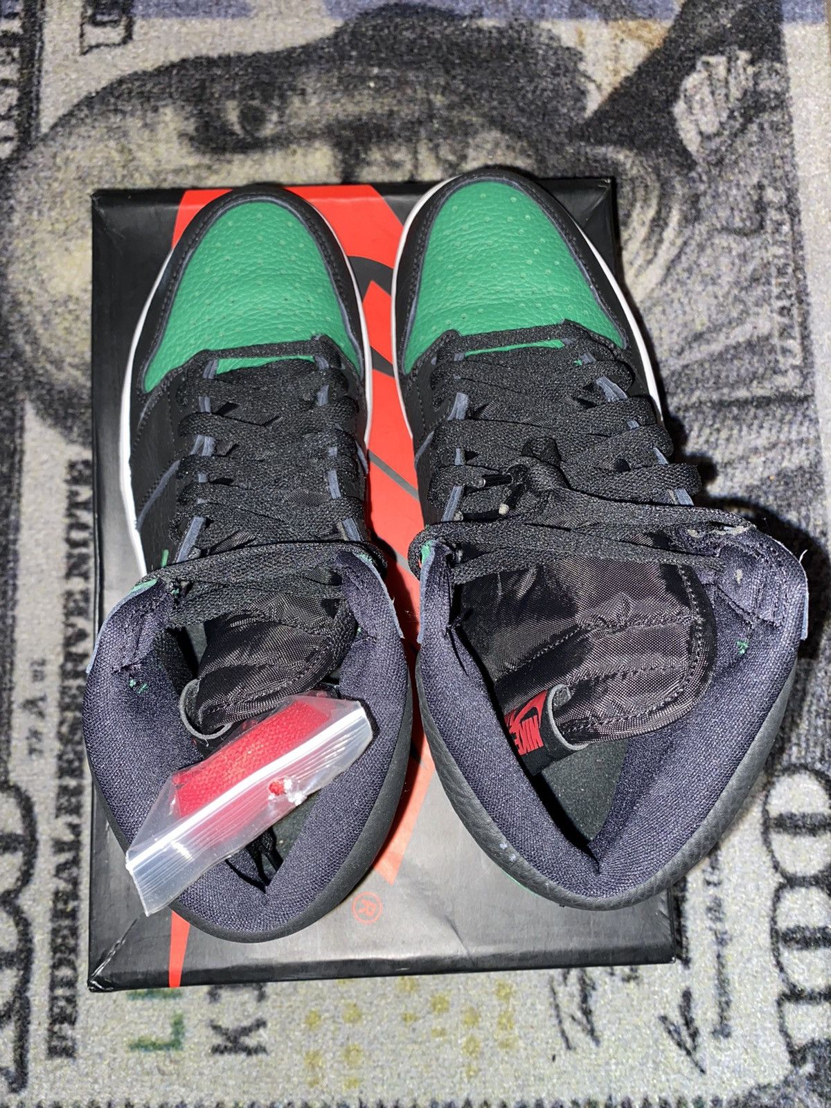 Jordan Brand × Nike Jordan 1 Retro High Pine Green Black Size US 10.5 / EU 43-44 - 6 Thumbnail