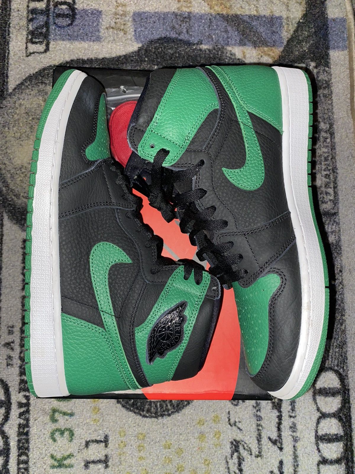 Jordan Brand × Nike Jordan 1 Retro High Pine Green Black Size US 10.5 / EU 43-44 - 1 Thumbnail