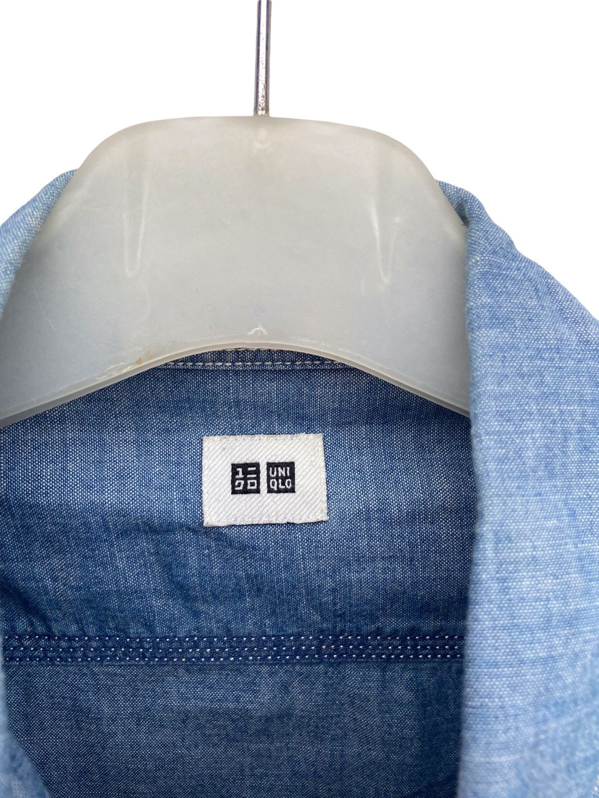 Uniqlo UNIQLO CHAMBRAY DENIM SHIRT Size US L / EU 52-54 / 3 - 4 Thumbnail