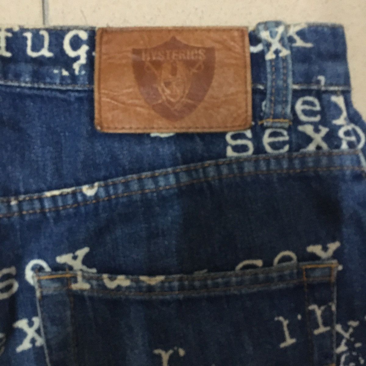 Hysteric Glamour Hysteric Glamour SEX BITCH GIRL jeans fullprint Size US 29 - 5 Thumbnail