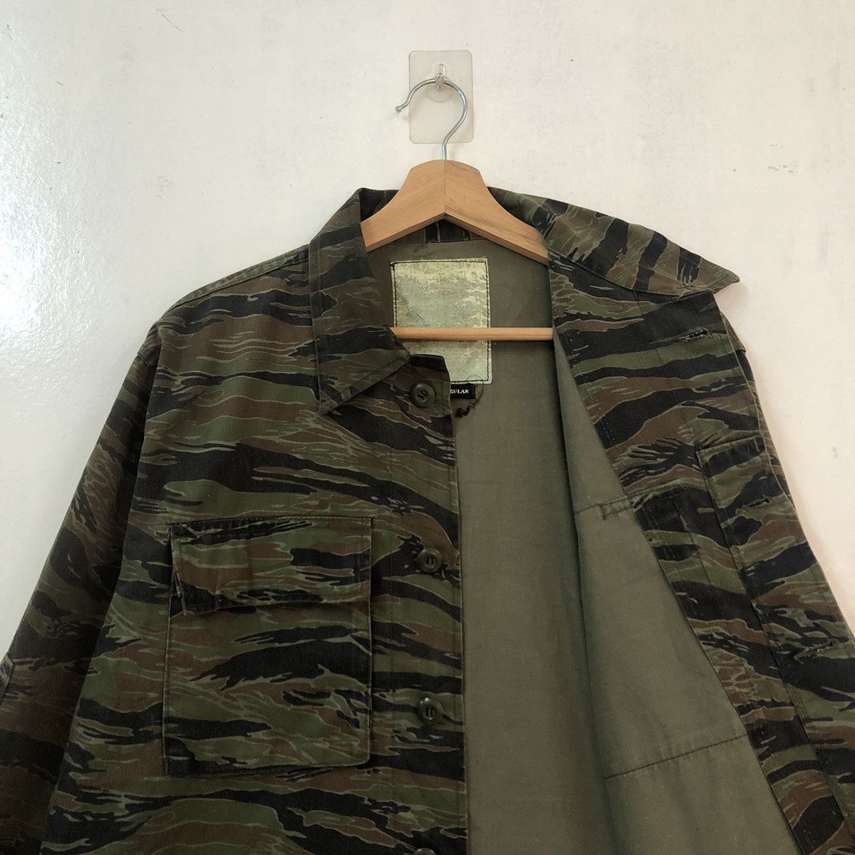 Hysteric Glamour VINTAGE CHORE JACKET CAMO TIGER STRIPE MILITARY ARMY WEAR Size US M / EU 48-50 / 2 - 6 Thumbnail