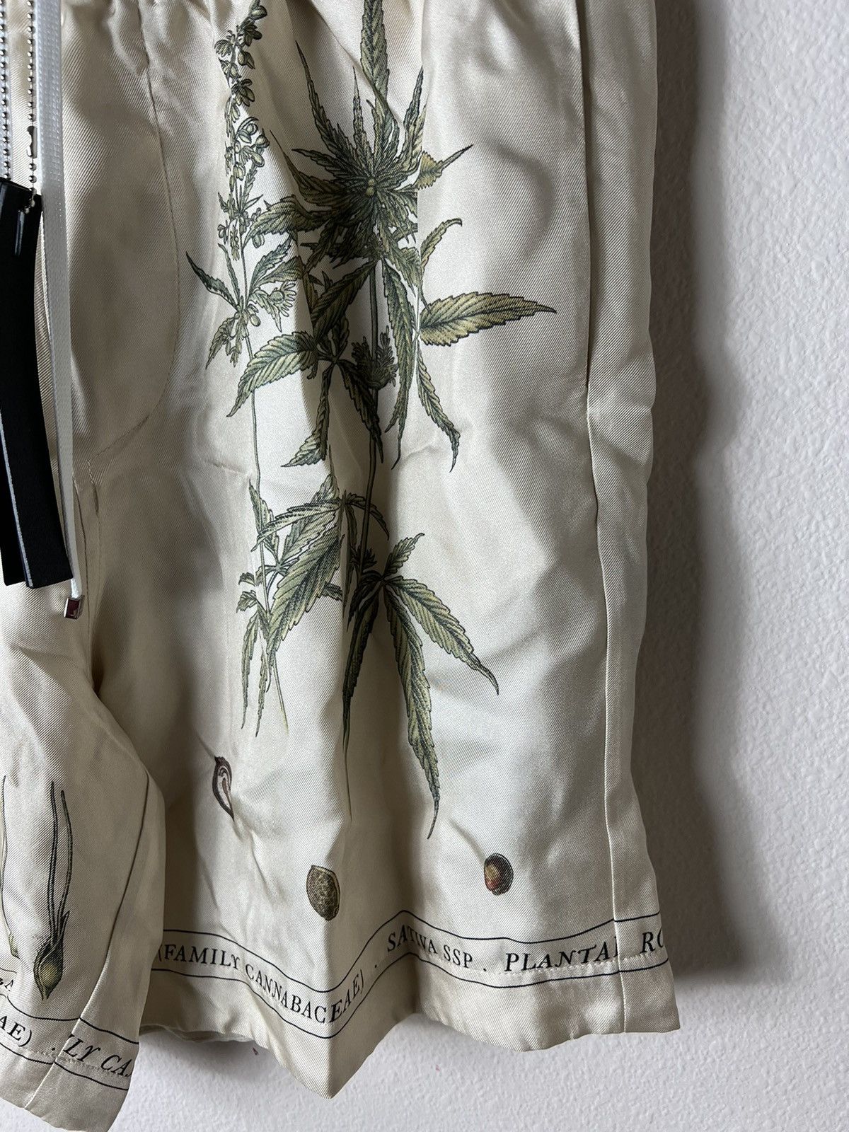 Amiri Amiri Silk Botanical Shorts Size US 30 / EU 46 - 4 Thumbnail