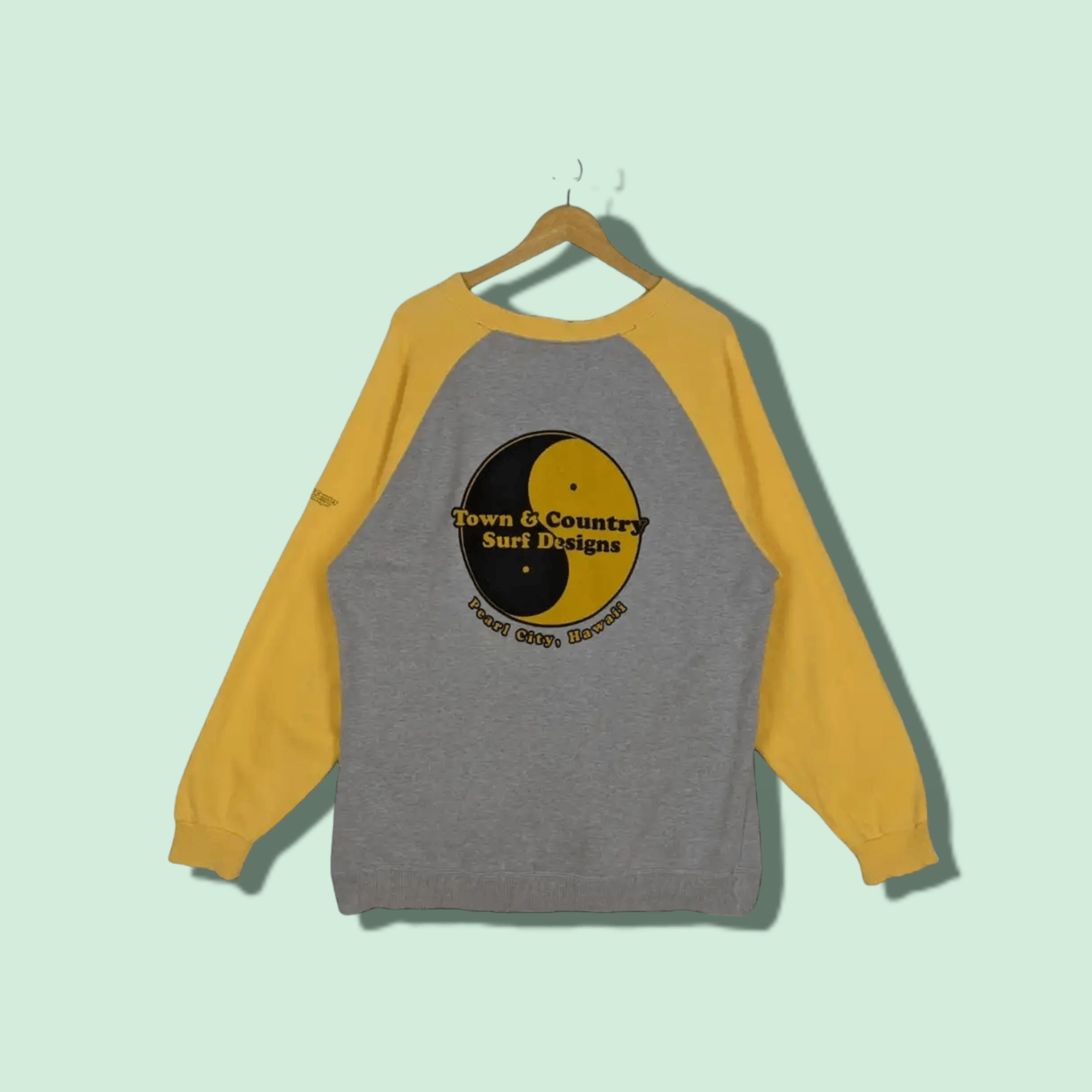 Japanese Brand TOWN & COUNTRY T&C Surf Designs Big Logo Jumper Sweatshirt Size US XL / EU 56 / 4 - 1 Thumbnail