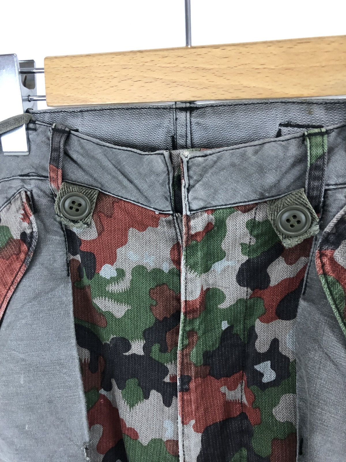 Maison MIHARA YASUHIRO Miharayasuhiro Deconstructed Cargo Camouflaged Drawstring Size US 32 / EU 48 - 7 Thumbnail