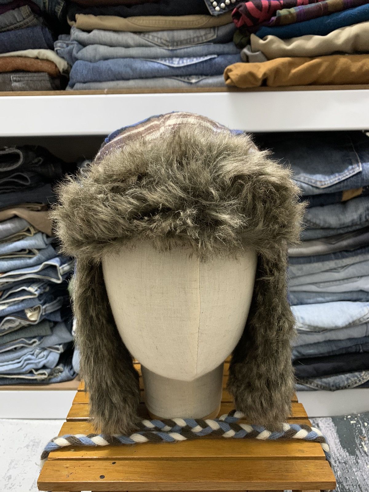 If Six Was Nine American Eagle Outfitters Mohair Faux Fur Trapper Hat Size ONE SIZE - 2 Thumbnail