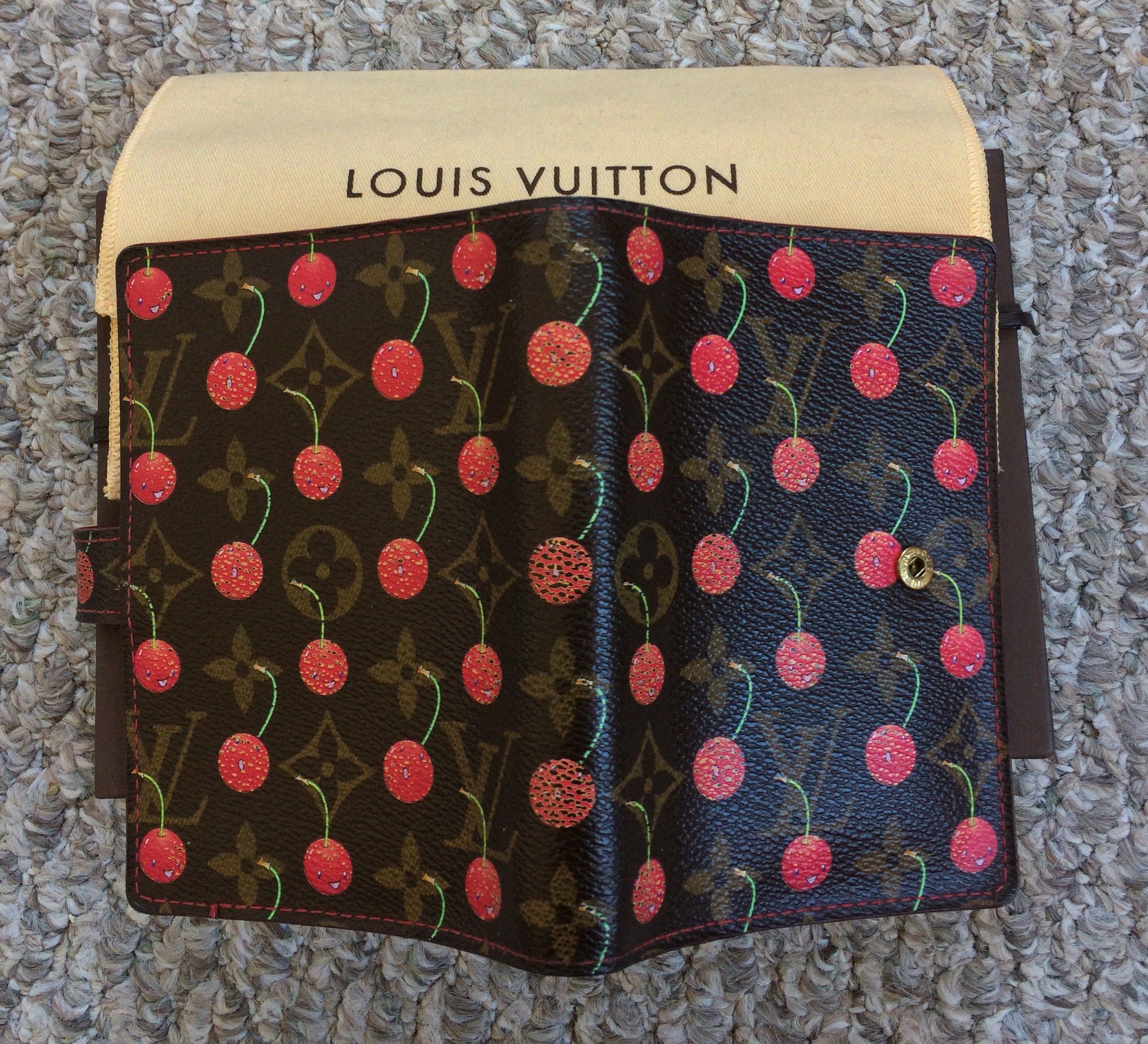 Louis Vuitton × Takashi Murakami S/S 2005 Louis Vuitton x Murakami Cherry Monogram Agenda Size ONE SIZE - 4 Thumbnail