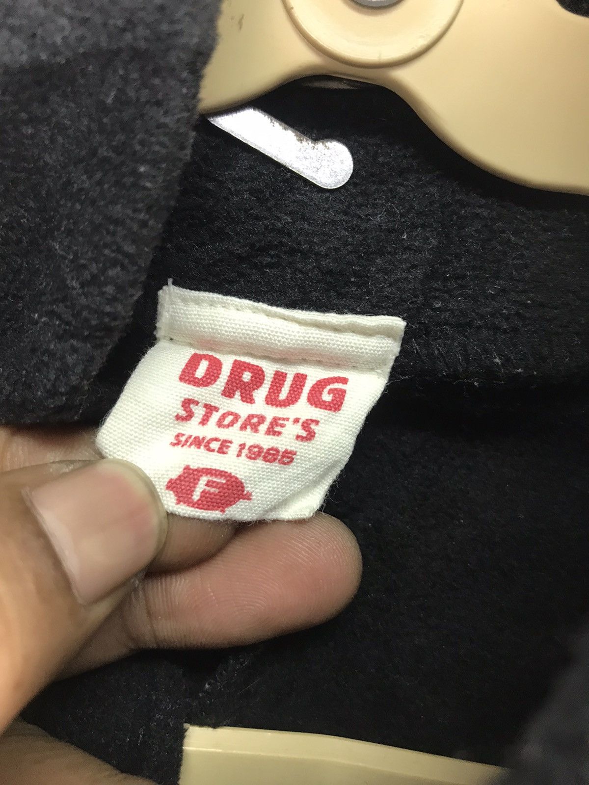 Japanese Brand Drugstore half zipper kangaroo pocket sweatshirt Size US L / EU 52-54 / 3 - 4 Thumbnail