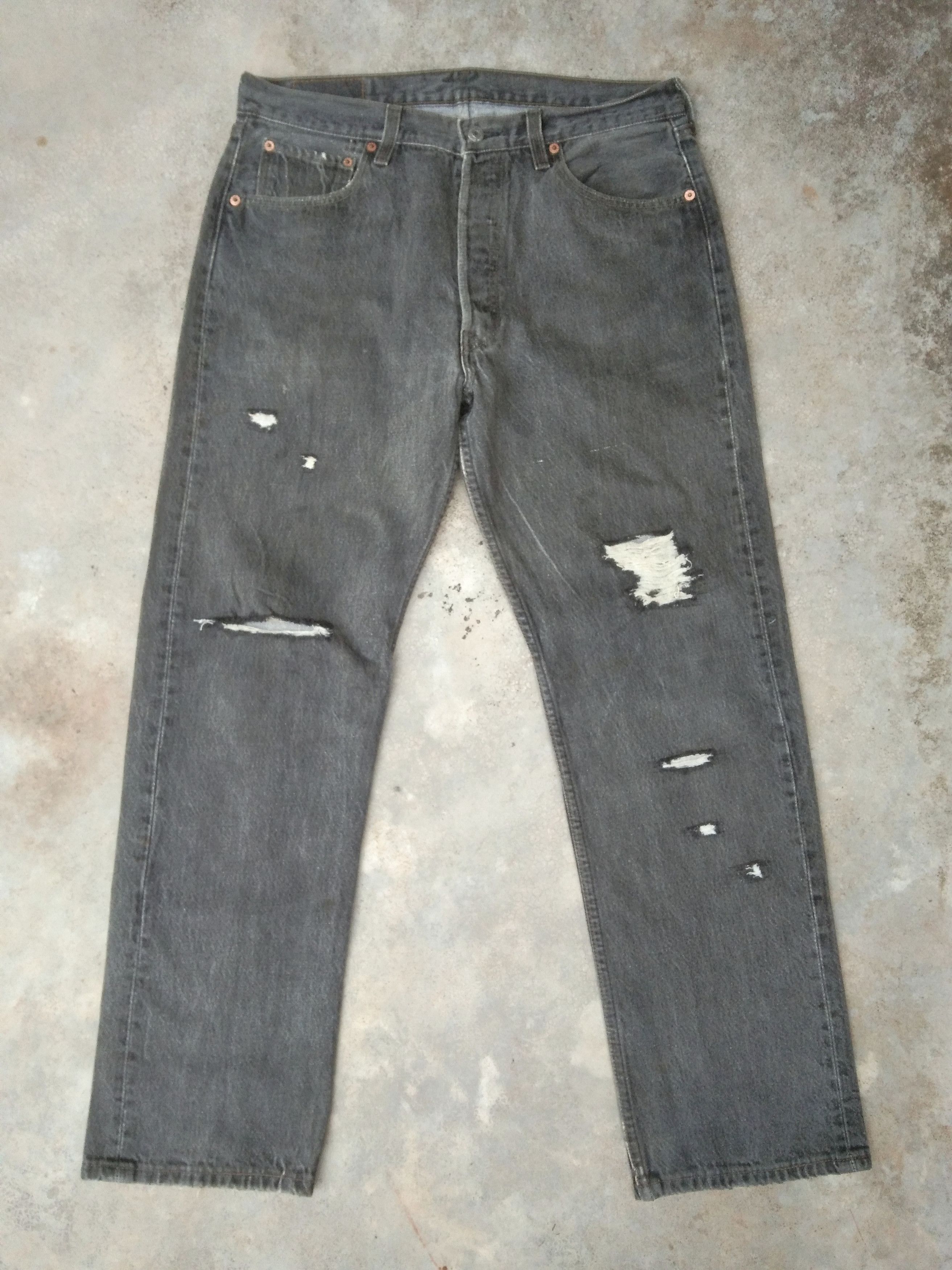 Levi's × Vintage 90s Vintage Levis 501 Made In USA Distressed Jeans 33x30 Size US 33 - 1 Thumbnail