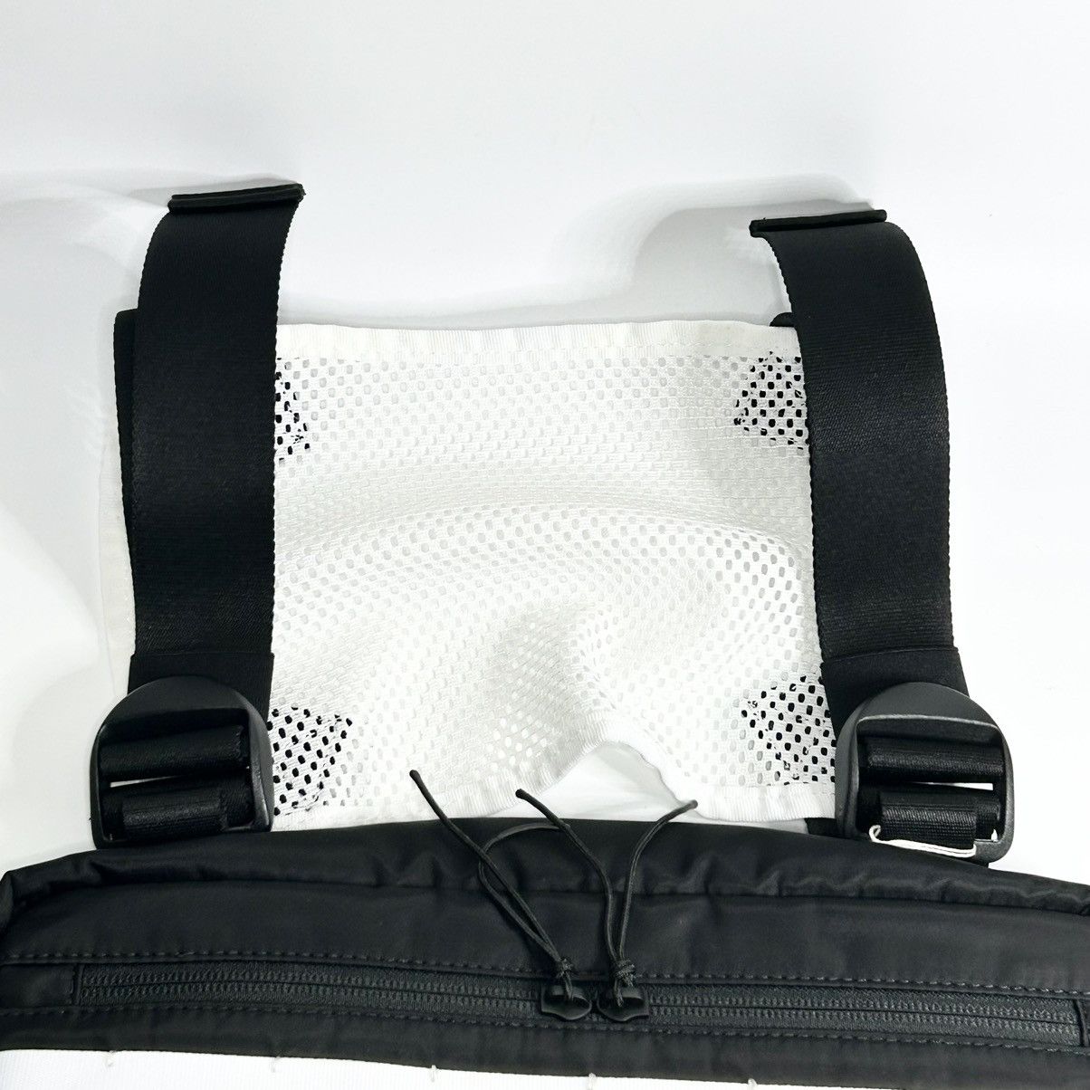 1017 ALYX 9SM × Alyx New Alyx Chest Rig Bag Black/White Size ONE SIZE - 3 Thumbnail