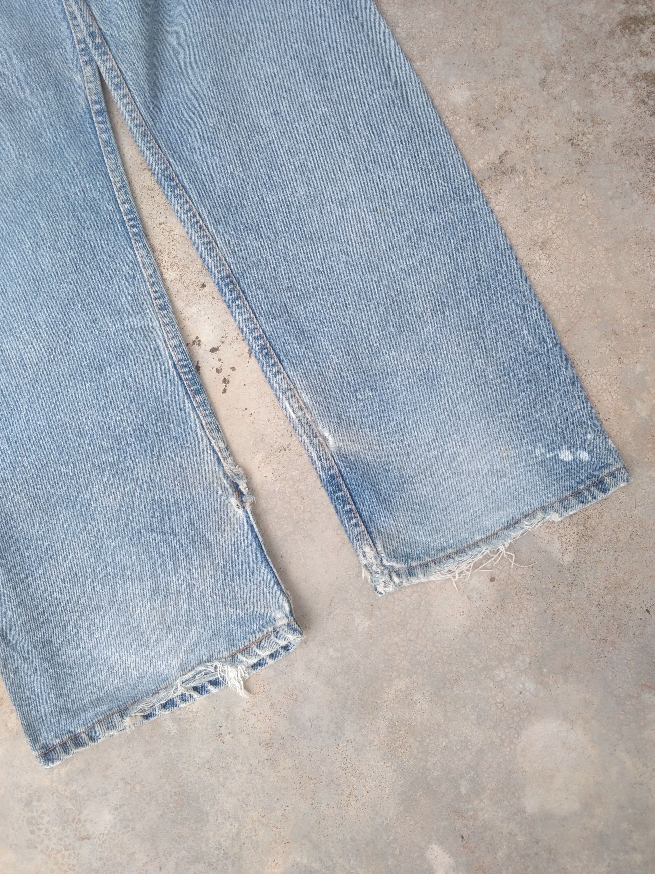Levi's 90s Vintage Levi's 501 Made In USA Distressed Jeans 36x30 Size US 36 / EU 52 - 4 Thumbnail