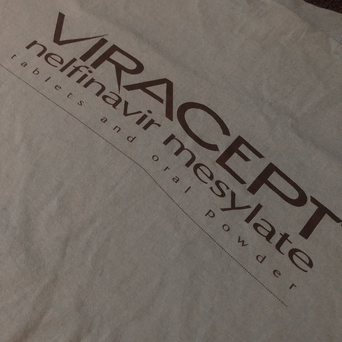 Vintage VTG 90s Viracept HIV AIDS Pharmaceutical Pill Logo Shirt Size US L / EU 52-54 / 3 - 3 Thumbnail