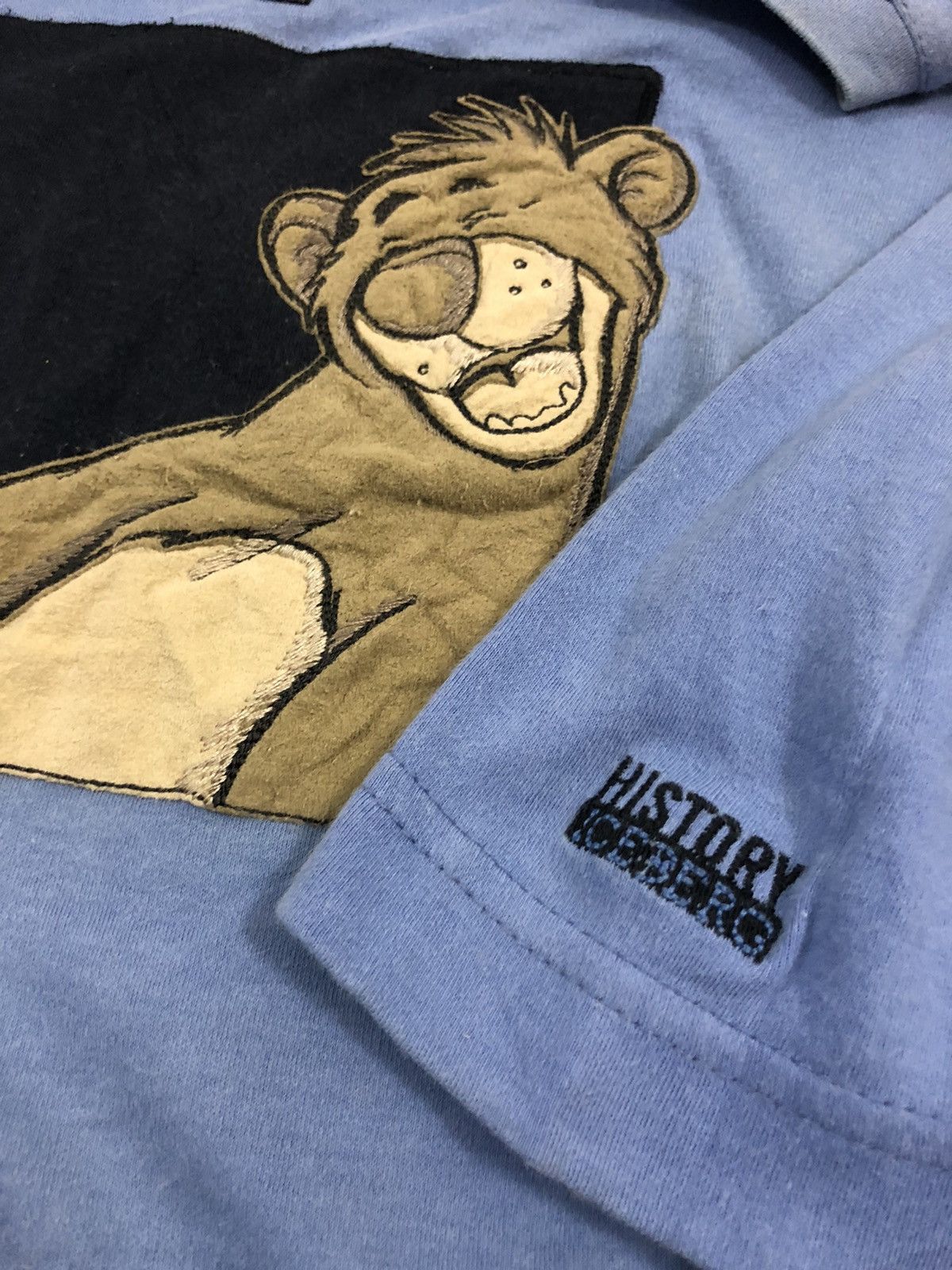 Disney 90s History Iceberg 🇮🇹 Disney Anime Bear O/S Shirt Size US L / EU 52-54 / 3 - 6 Thumbnail