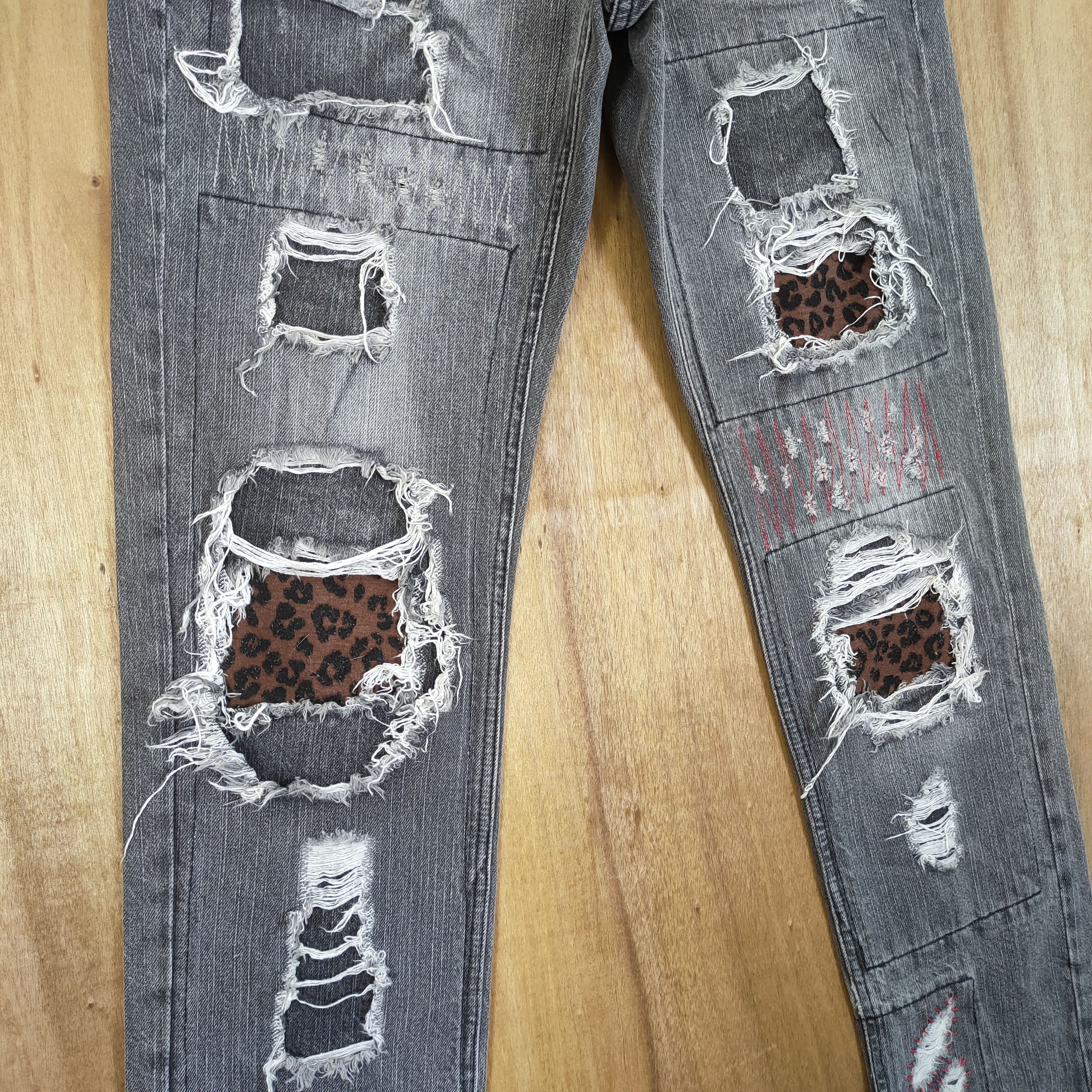 Black Label VINTAGE JURY BLACK SHAHIKO BORO FADED RIPPED JEANS PANTS Size US 34 / EU 50 - 4 Thumbnail