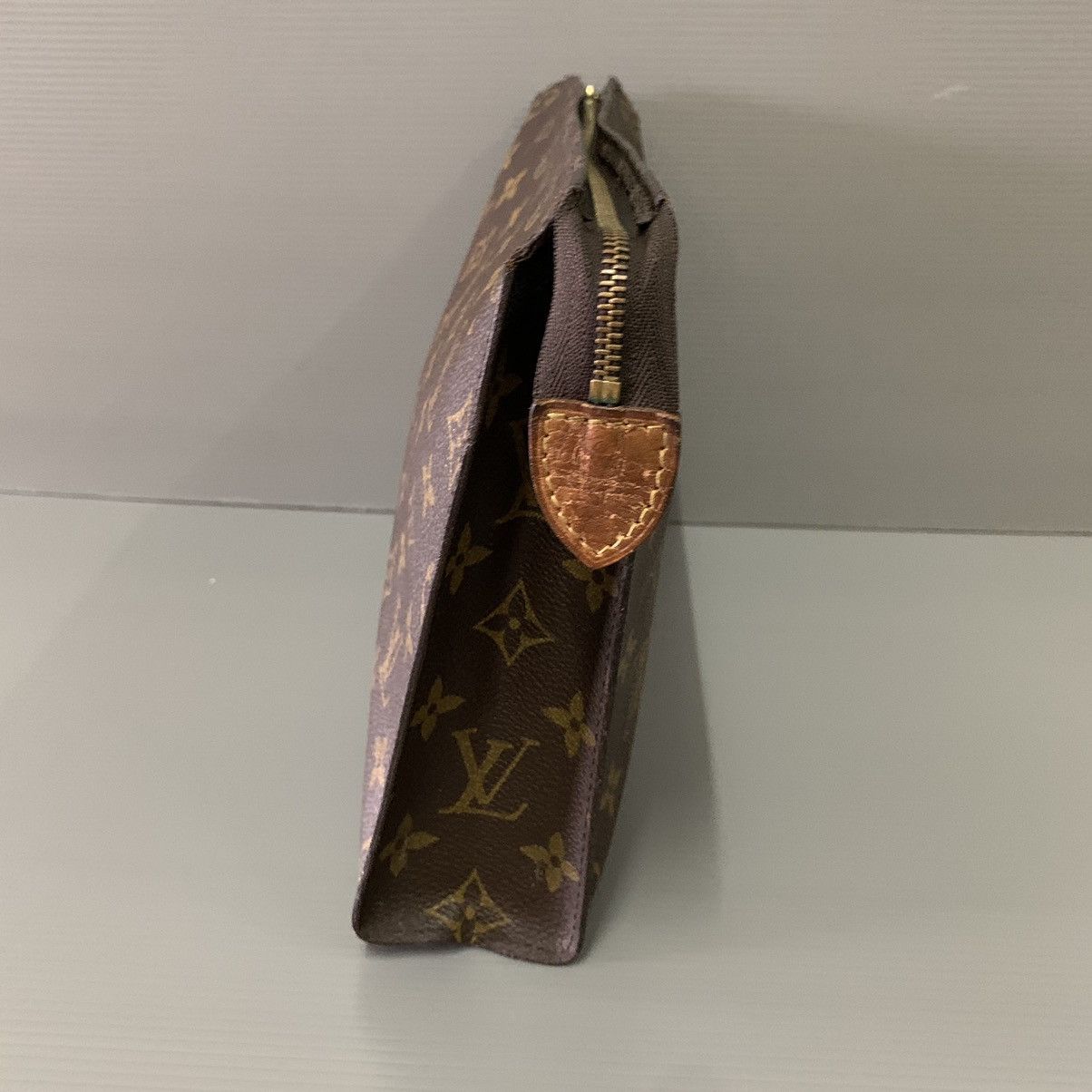 Louis Vuitton Louis Vuitton Pochette Toiletry Clutch Size ONE SIZE - 8 Thumbnail