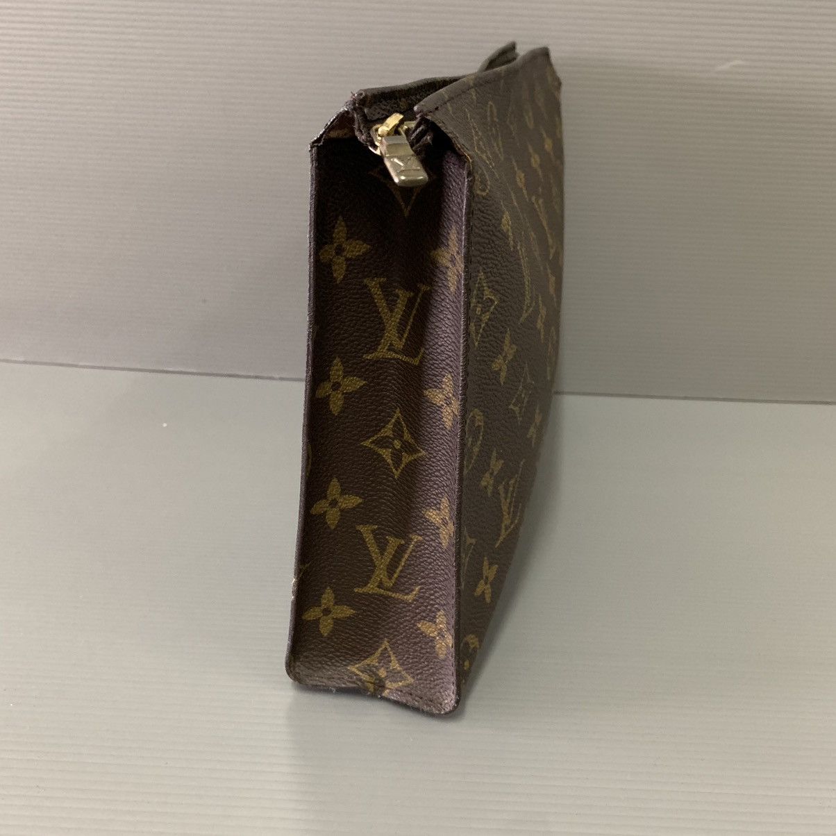 Louis Vuitton Louis Vuitton Pochette Toiletry Clutch Size ONE SIZE - 4 Thumbnail