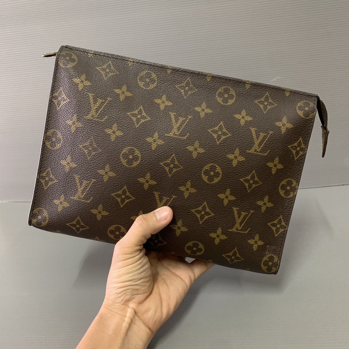 ‼️HOT SALE‼️ Authentic Louis Vuitton Pochette Toiletry Clutch