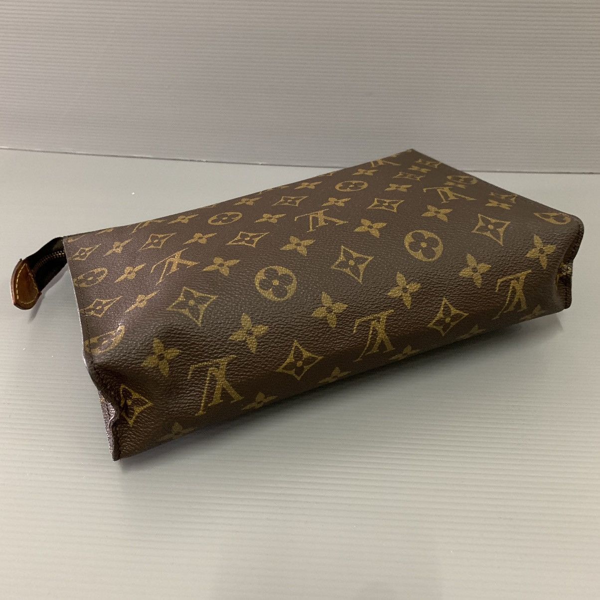 Louis Vuitton Louis Vuitton Pochette Toiletry Clutch Size ONE SIZE - 6 Thumbnail