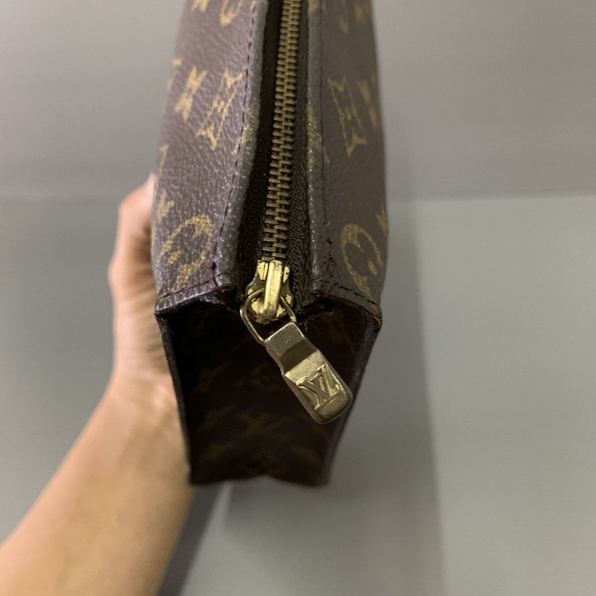 Louis Vuitton Louis Vuitton Pochette Toiletry Clutch Size ONE SIZE - 7 Thumbnail