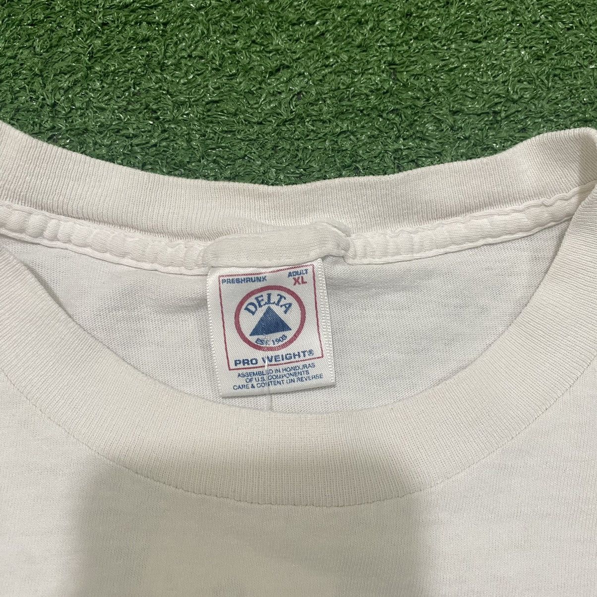 Vintage Vintage Coors Light Tee Size US XL / EU 56 / 4 - 7 Thumbnail