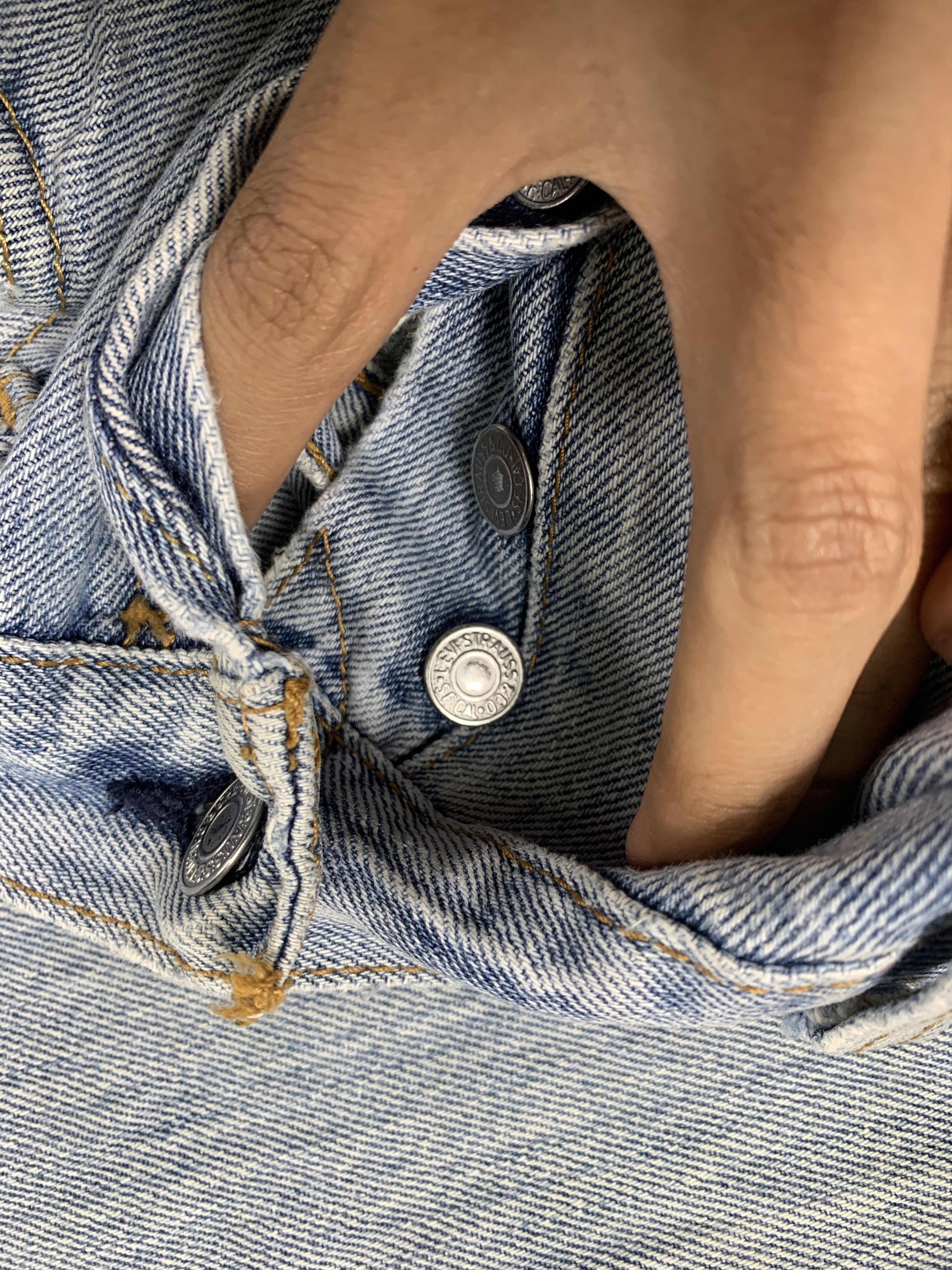 Levi's Vintage LEVI'S 501 Distressed Faded Light Wash Jeans Size US 32 / EU 48 - 14 Thumbnail