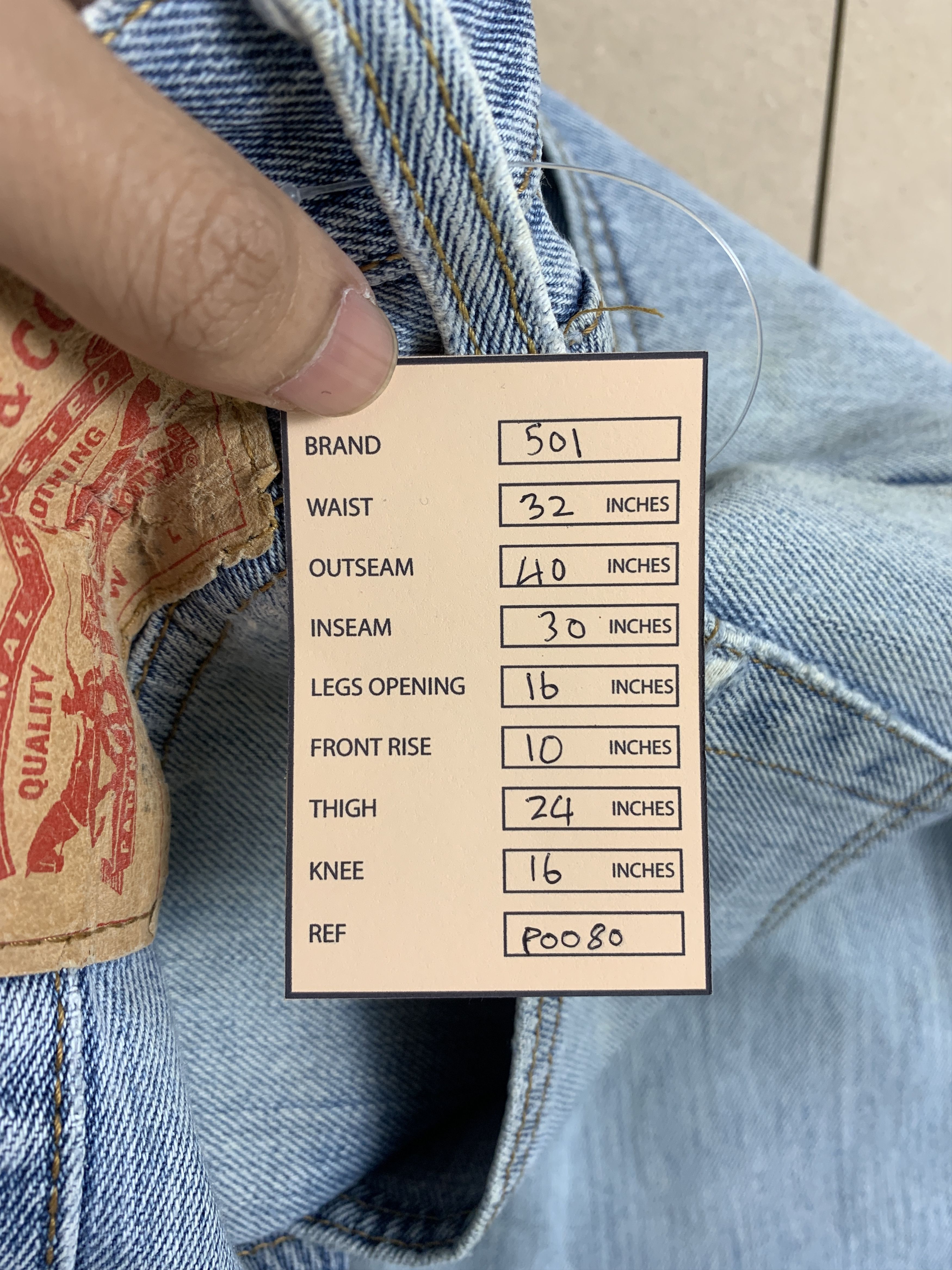 Levi's Vintage LEVI'S 501 Distressed Faded Light Wash Jeans Size US 32 / EU 48 - 15 Thumbnail