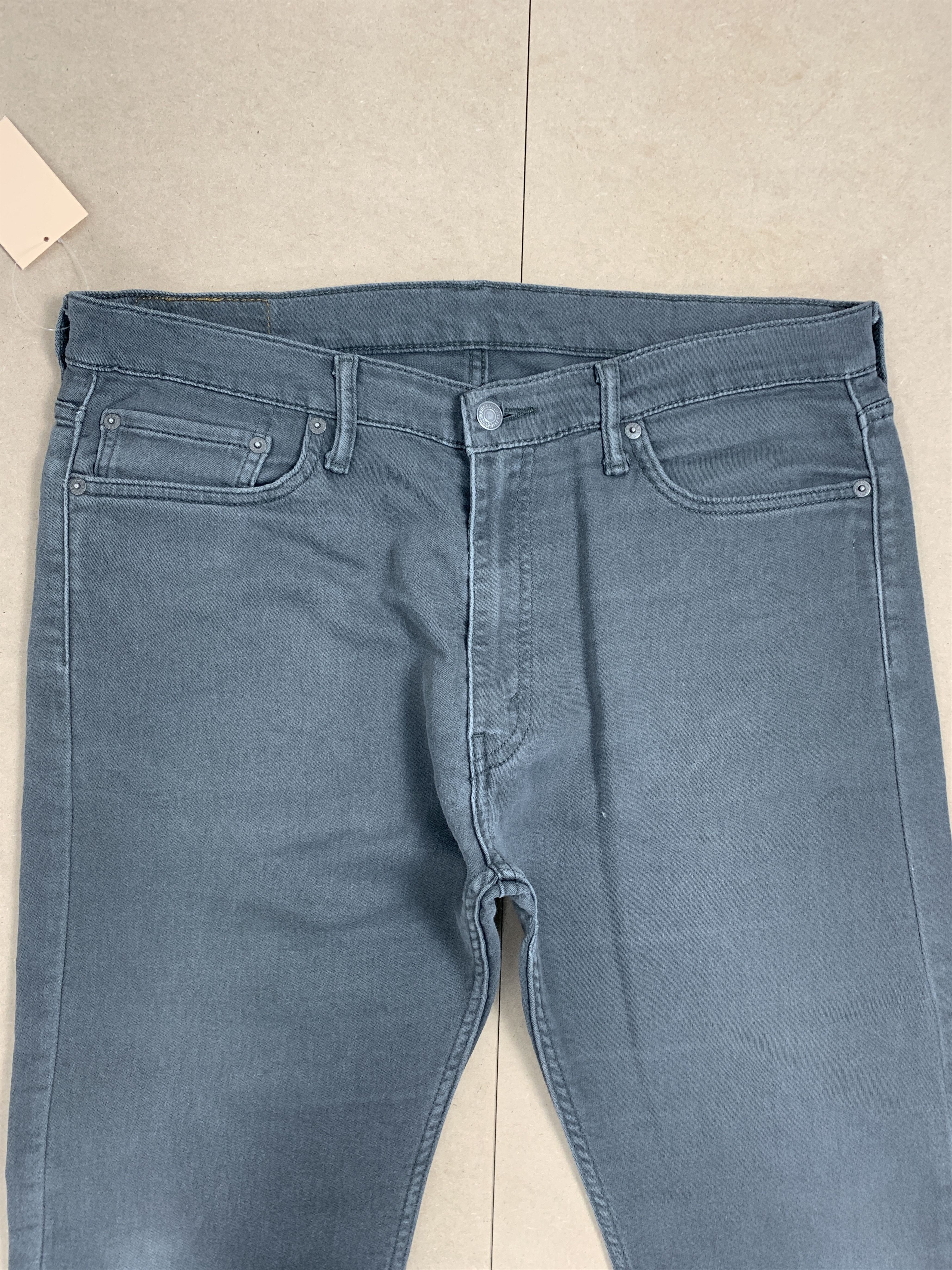Levi's × Vintage Vintage LEVI'S 513 Straight Cut Light Wash Black Faded Jeans Size US 36 / EU 52 - 2 Thumbnail