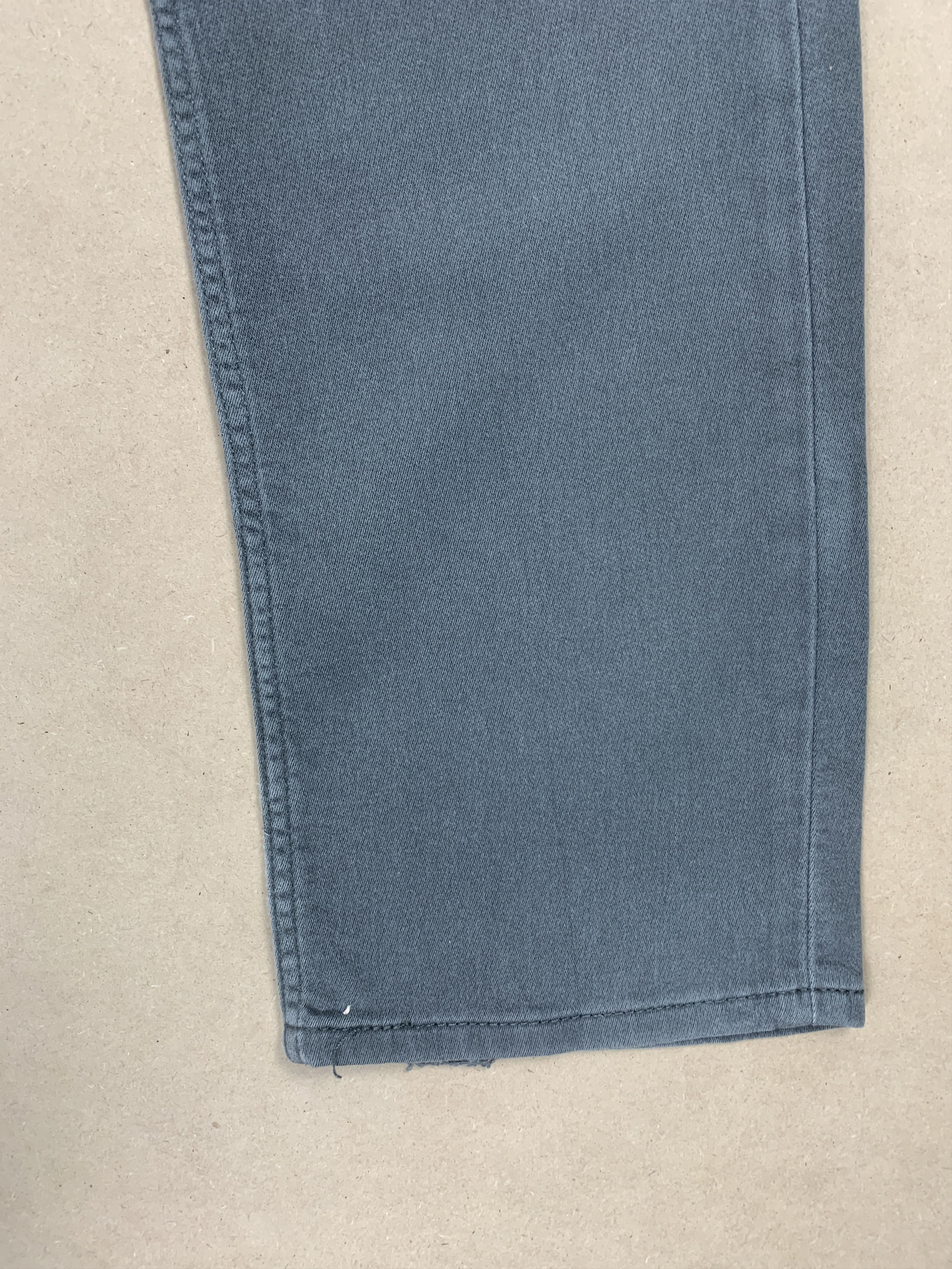 Levi's × Vintage Vintage LEVI'S 513 Straight Cut Light Wash Black Faded Jeans Size US 36 / EU 52 - 3 Thumbnail