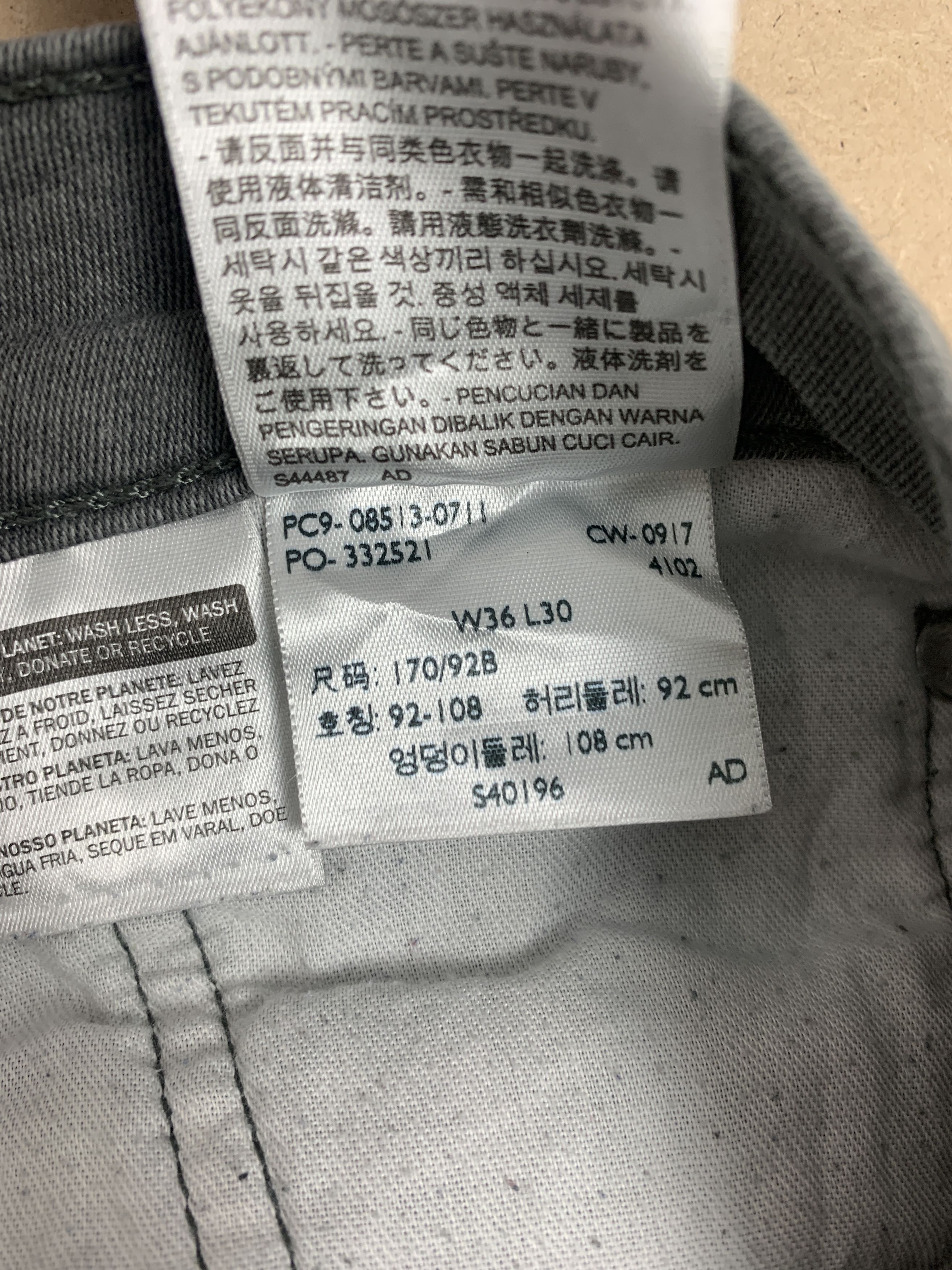 Levi's × Vintage Vintage LEVI'S 513 Straight Cut Light Wash Black Faded Jeans Size US 36 / EU 52 - 17 Thumbnail