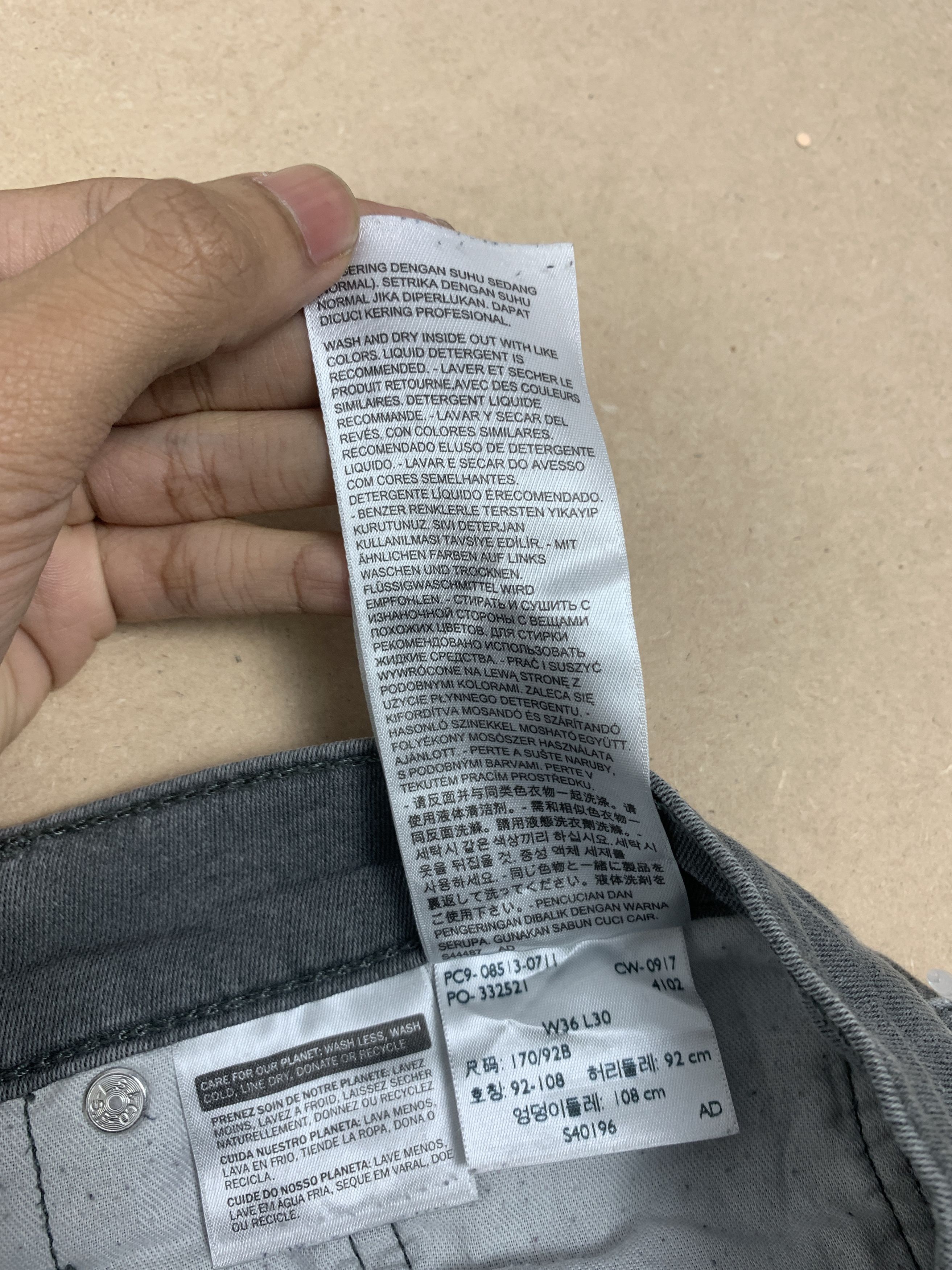 Levi's × Vintage Vintage LEVI'S 513 Straight Cut Light Wash Black Faded Jeans Size US 36 / EU 52 - 16 Thumbnail