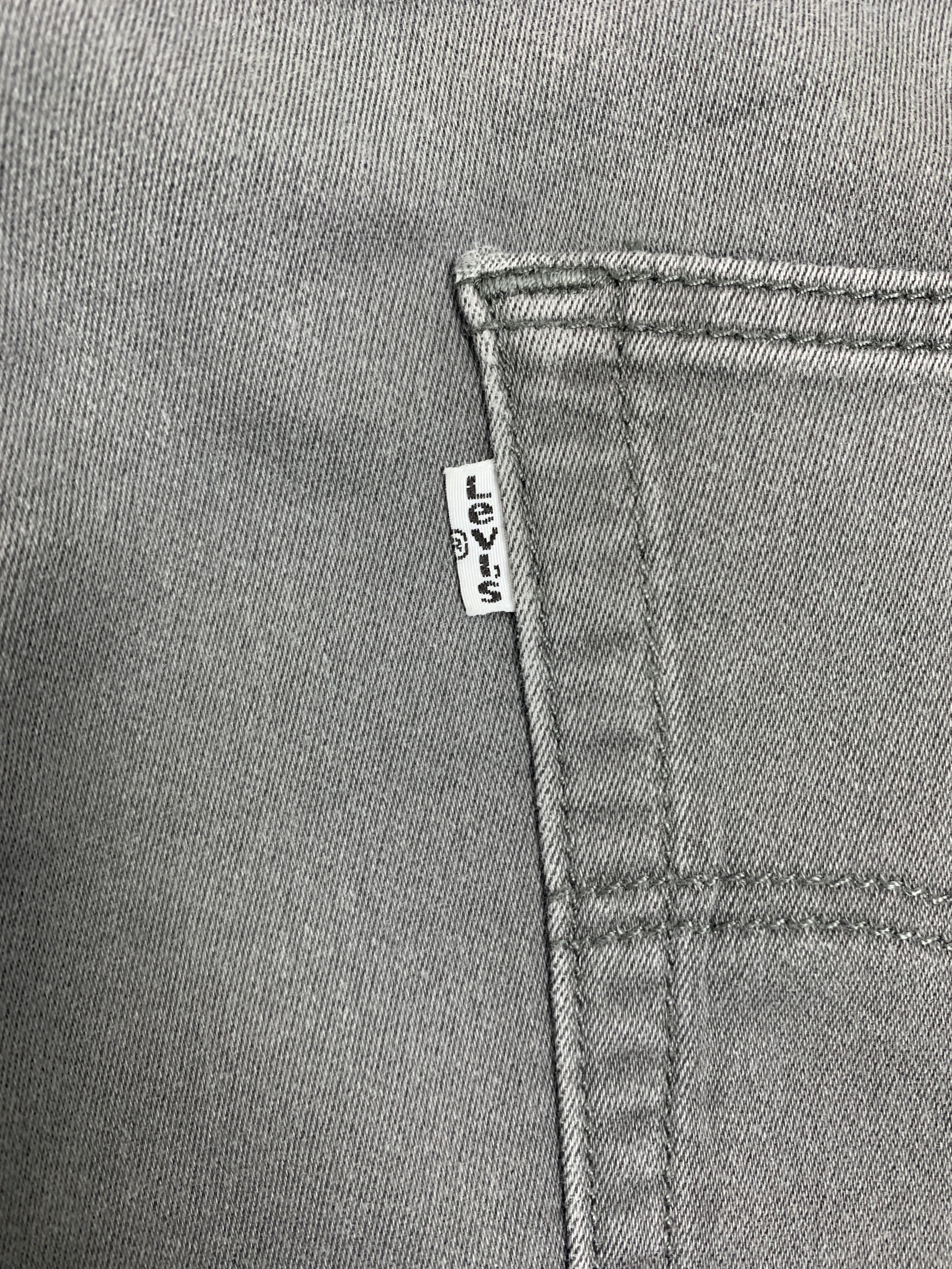 Levi's × Vintage Vintage LEVI'S 513 Straight Cut Light Wash Black Faded Jeans Size US 36 / EU 52 - 9 Thumbnail