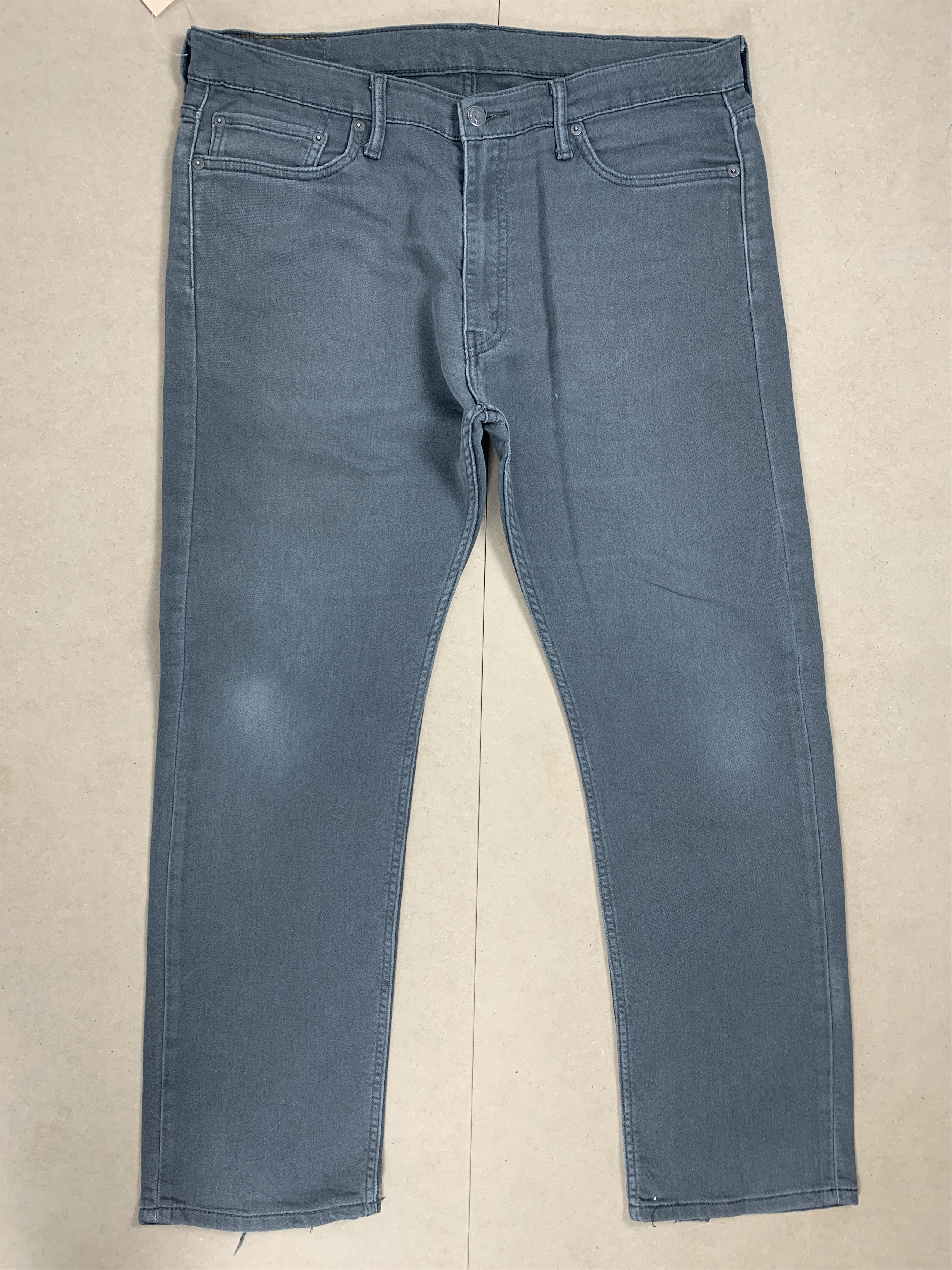 Levi's × Vintage Vintage LEVI'S 513 Straight Cut Light Wash Black Faded Jeans Size US 36 / EU 52 - 1 Thumbnail
