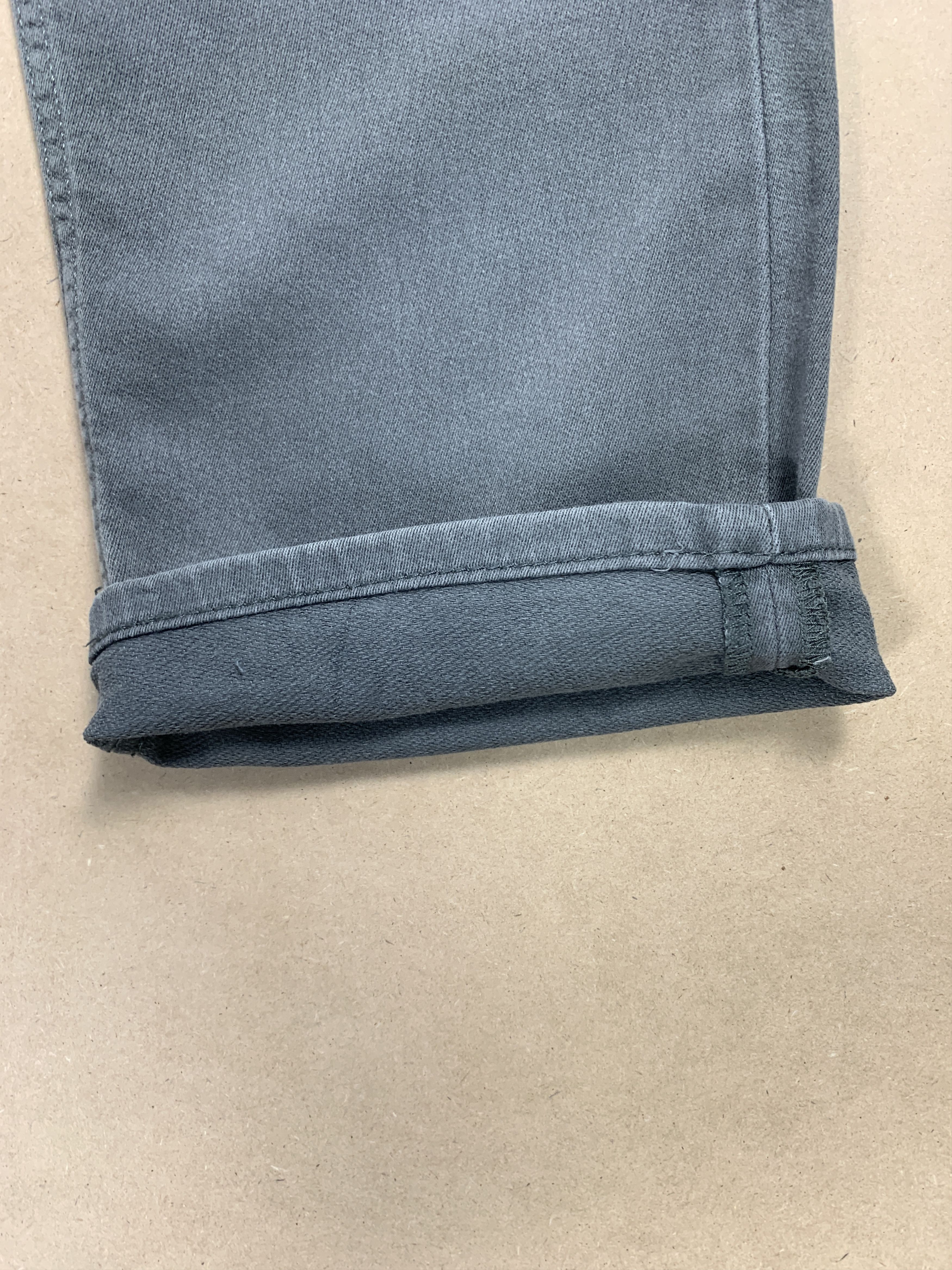 Levi's × Vintage Vintage LEVI'S 513 Straight Cut Light Wash Black Faded Jeans Size US 36 / EU 52 - 4 Thumbnail