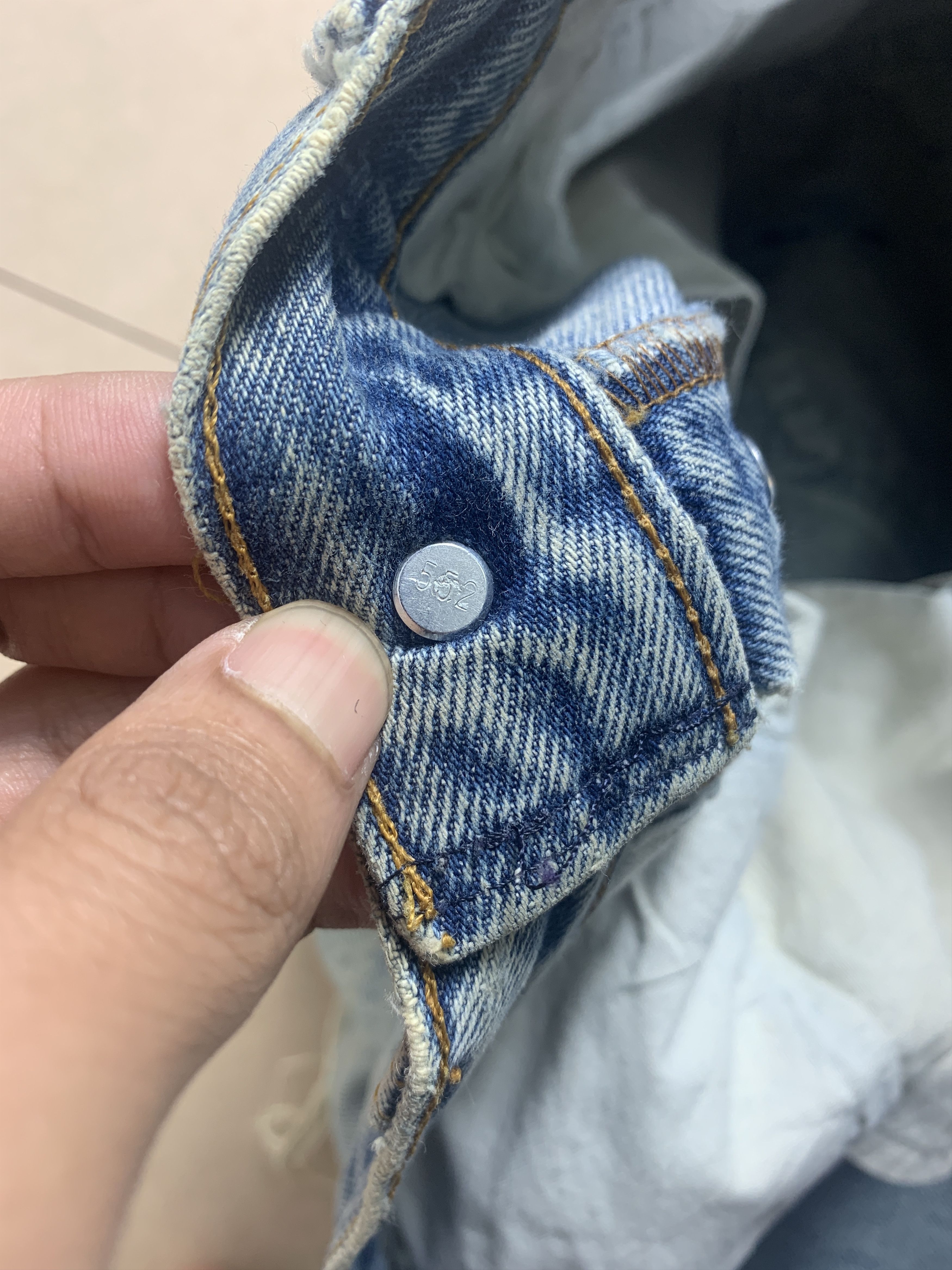 Levi's Vintage Levi's 501 Distressed Faded Mid Wash Jeans P0072 Size US 31 - 10 Thumbnail