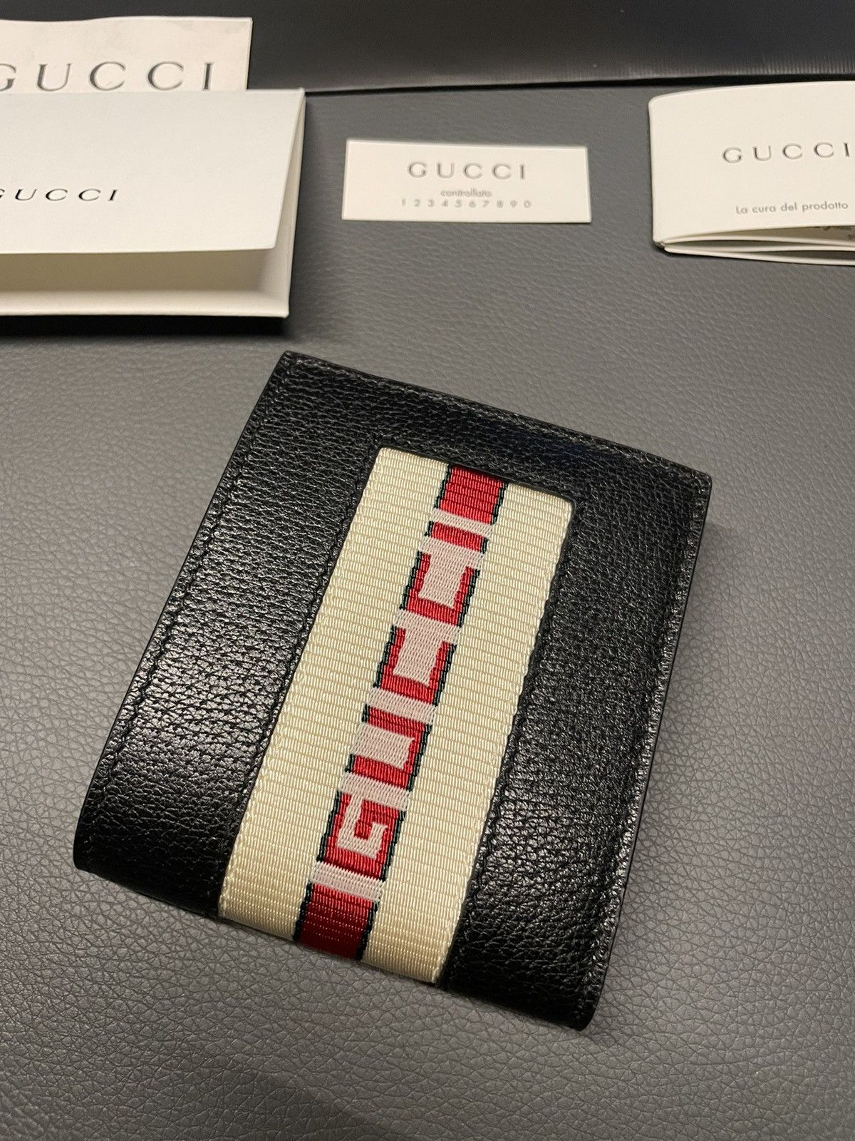 Gucci Rare Super Runway Limited Edition Gucci Logo Leather Wallet Size ONE SIZE - 1 Thumbnail
