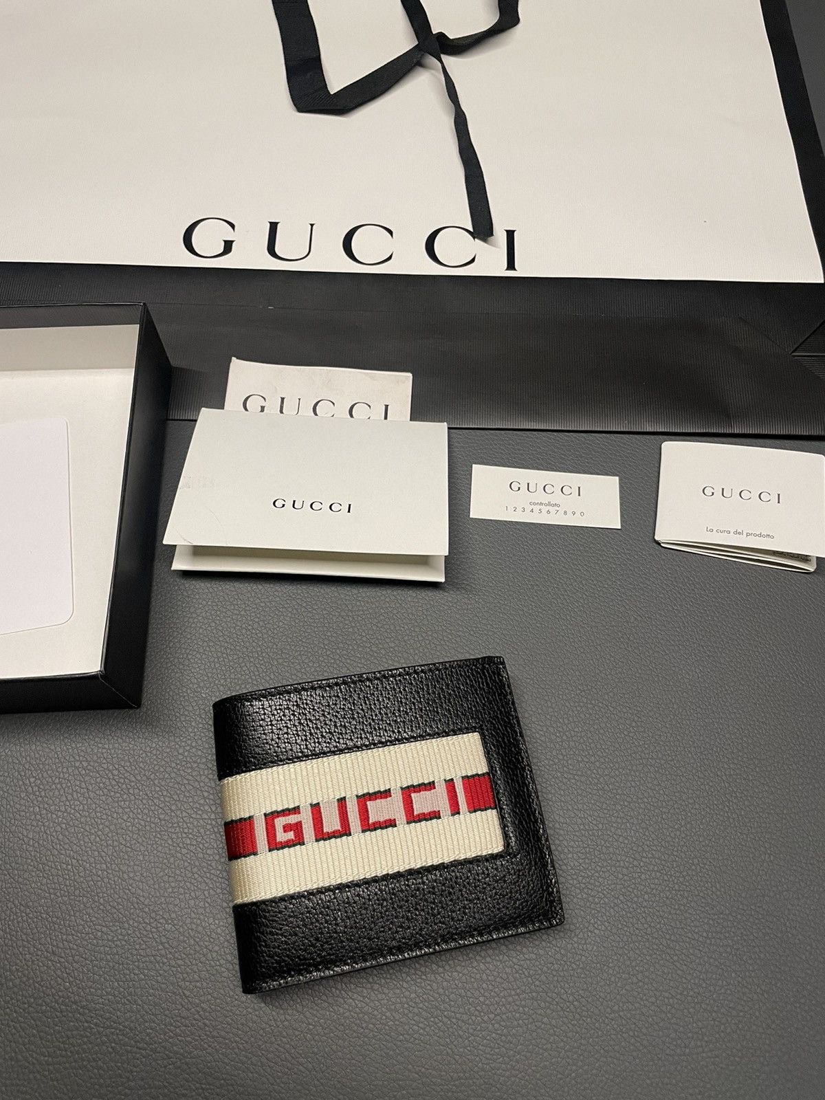 Gucci Rare Super Runway Limited Edition Gucci Logo Leather Wallet Size ONE SIZE - 21 Thumbnail