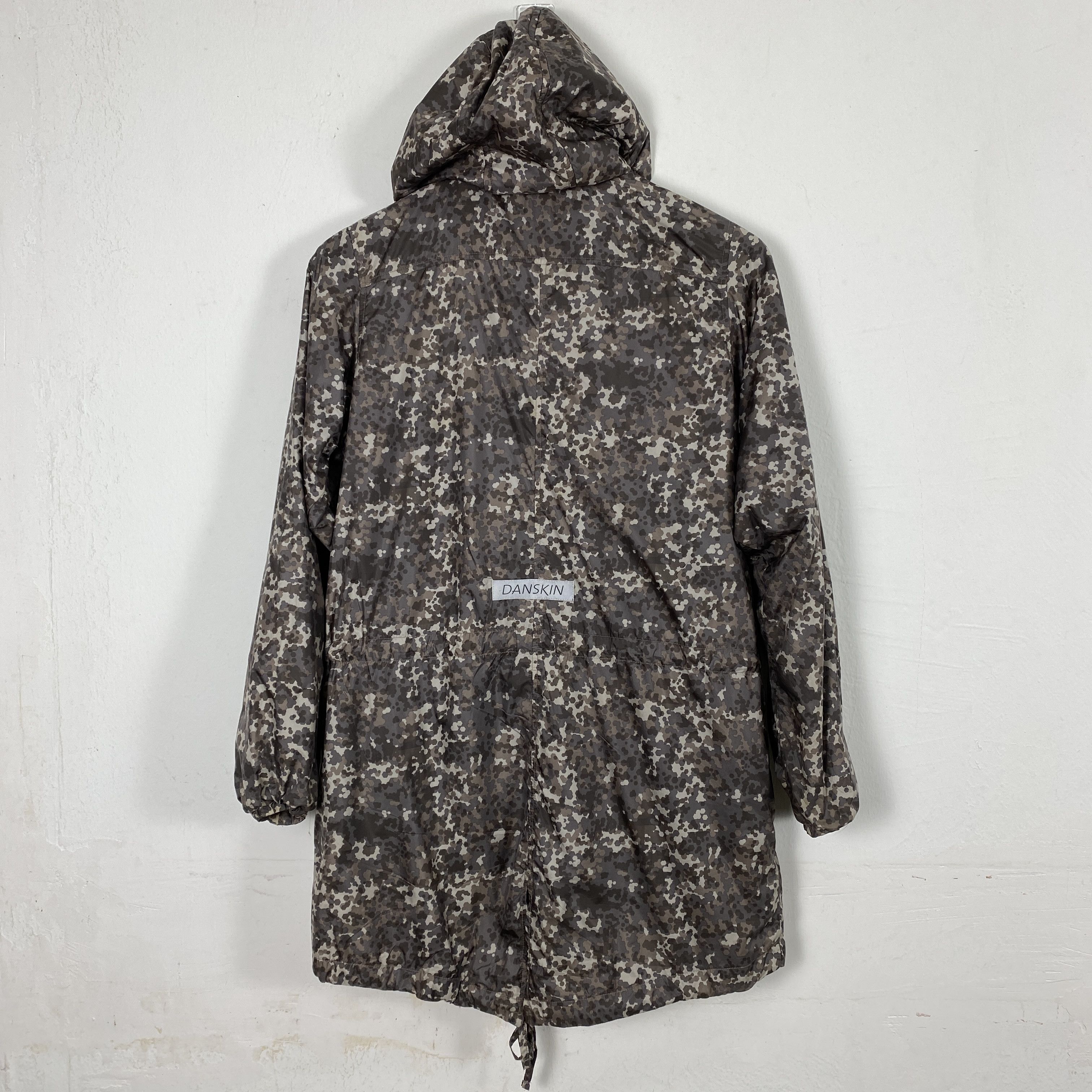 Vintage Vintage Danskin Camouflage Windbreaker Jacket J0138 Size US S / EU 44-46 / 1 - 6 Thumbnail