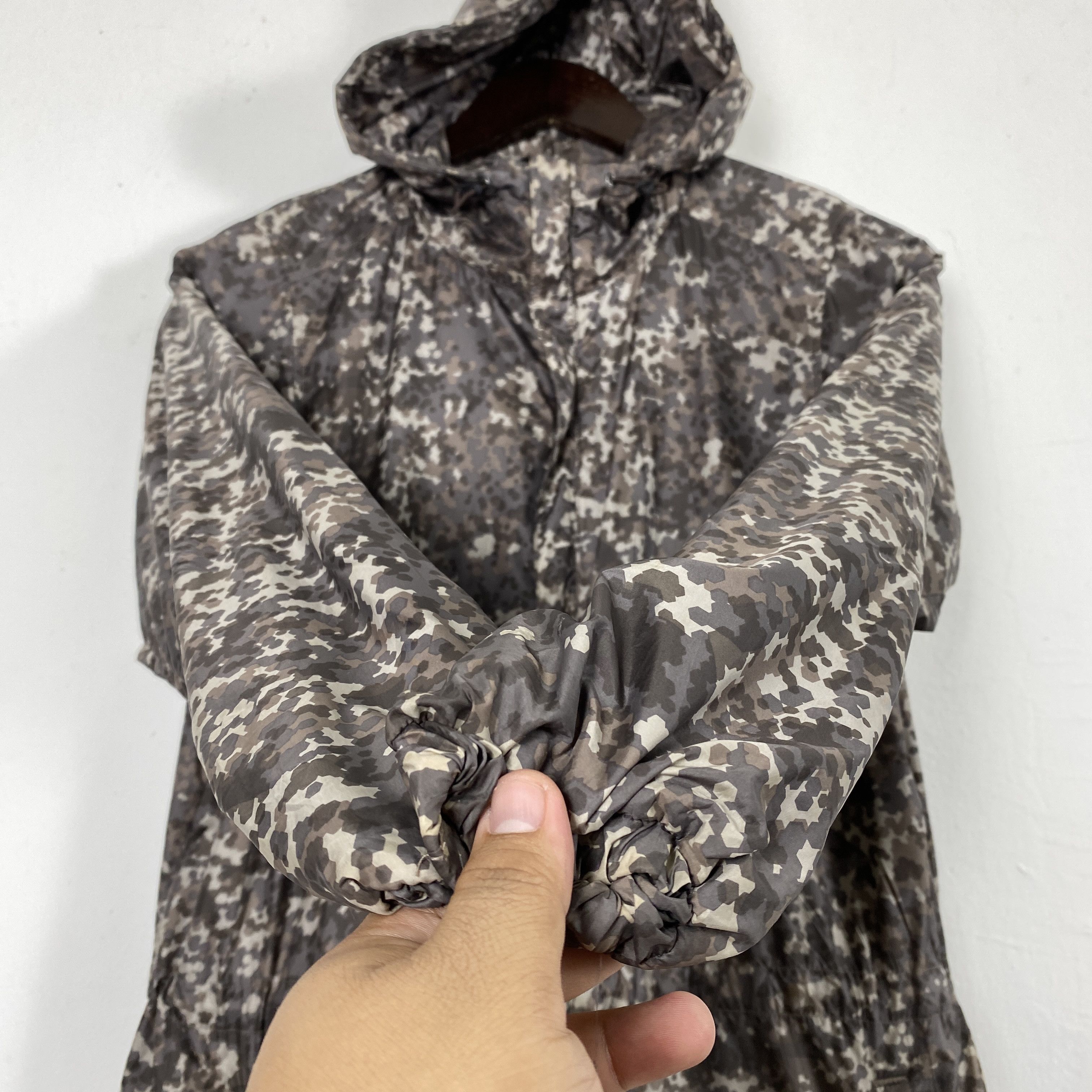 Vintage Vintage Danskin Camouflage Windbreaker Jacket J0138 Size US S / EU 44-46 / 1 - 5 Thumbnail