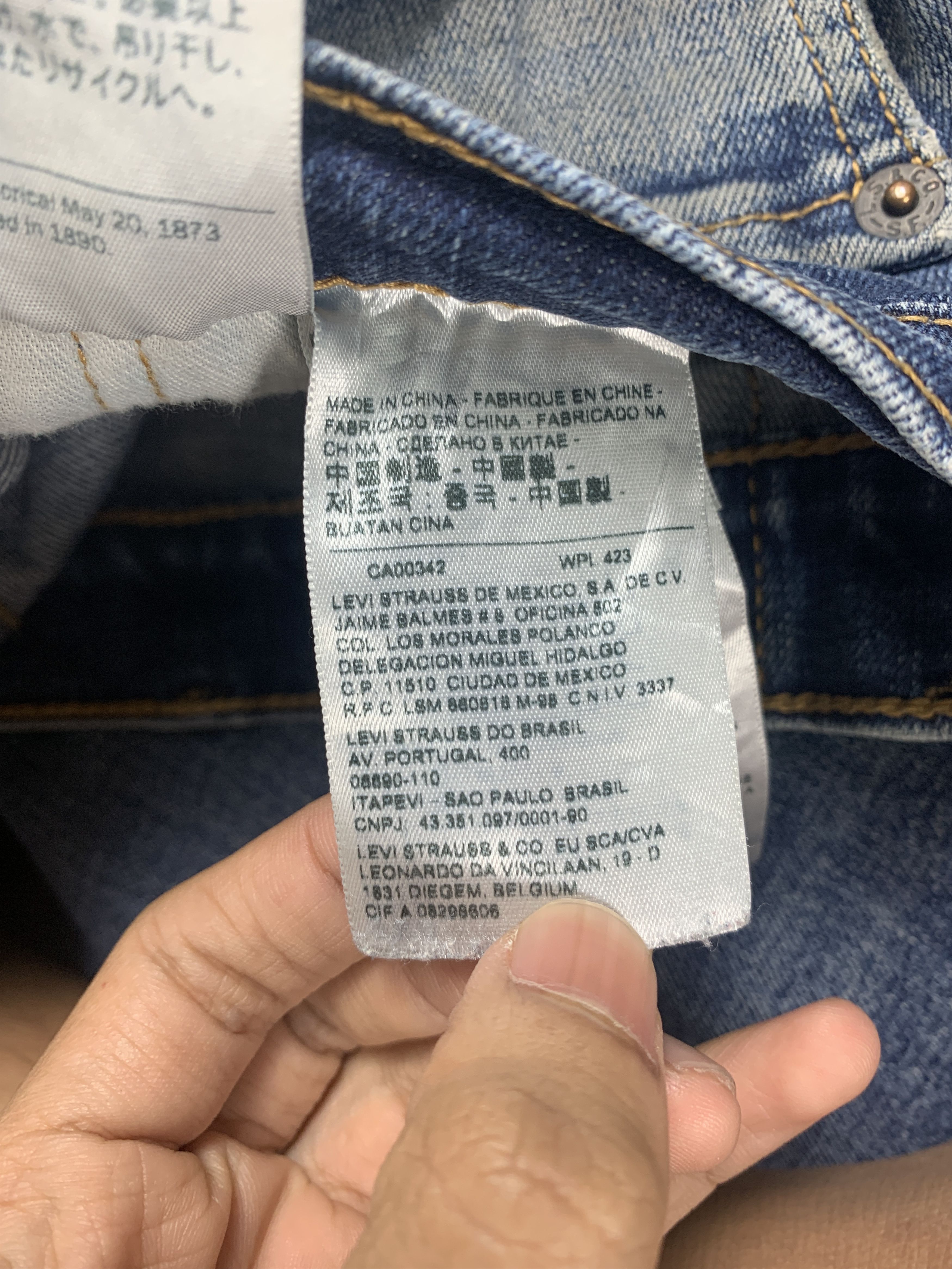 Levi's × Vintage Vintage LEVI'S 505 Men Regular Fit Distressed Mid Wash Jeans Size US 38 / EU 54 - 13 Thumbnail
