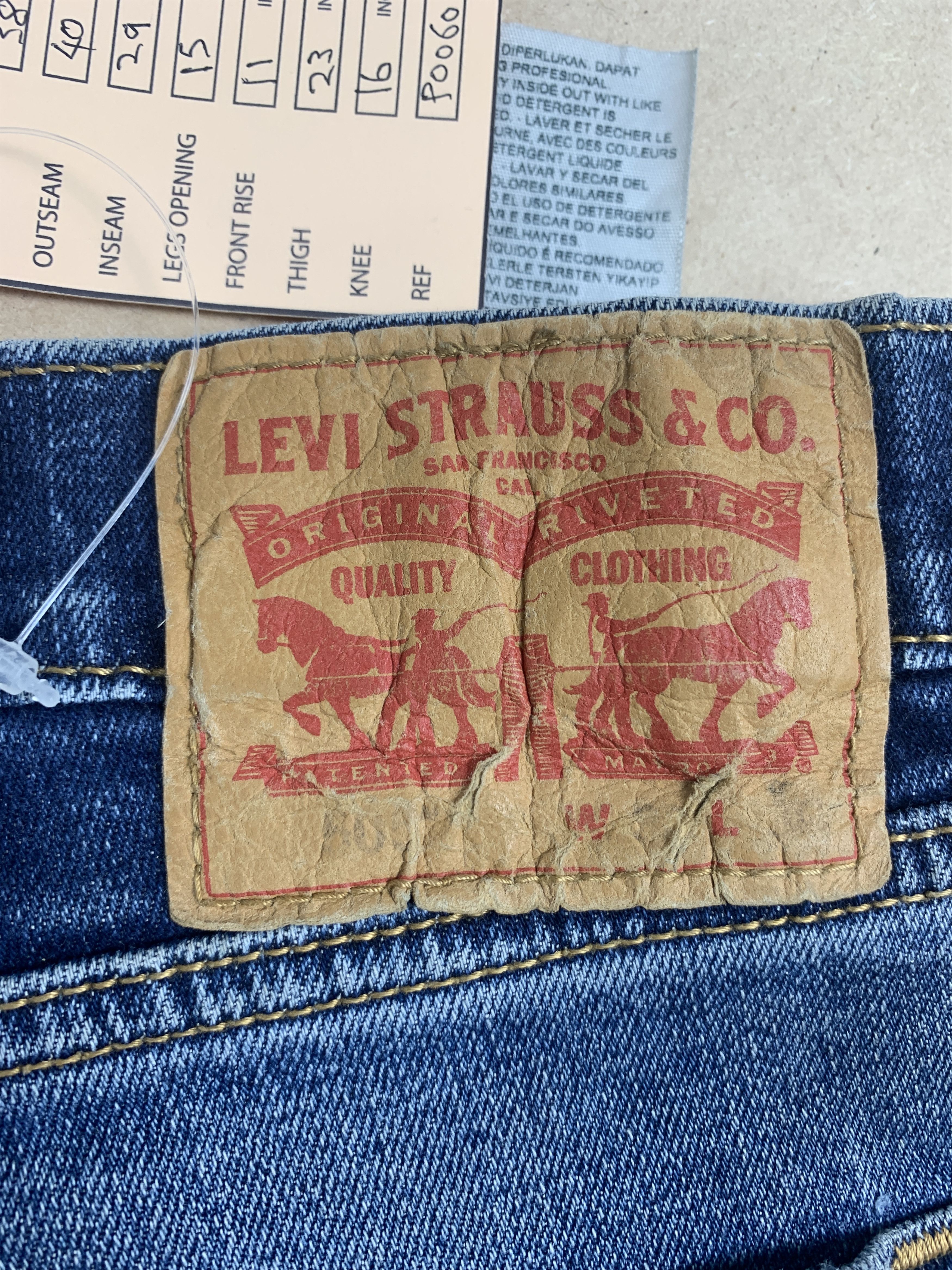 Levi's × Vintage Vintage LEVI'S 505 Men Regular Fit Distressed Mid Wash Jeans Size US 38 / EU 54 - 8 Thumbnail