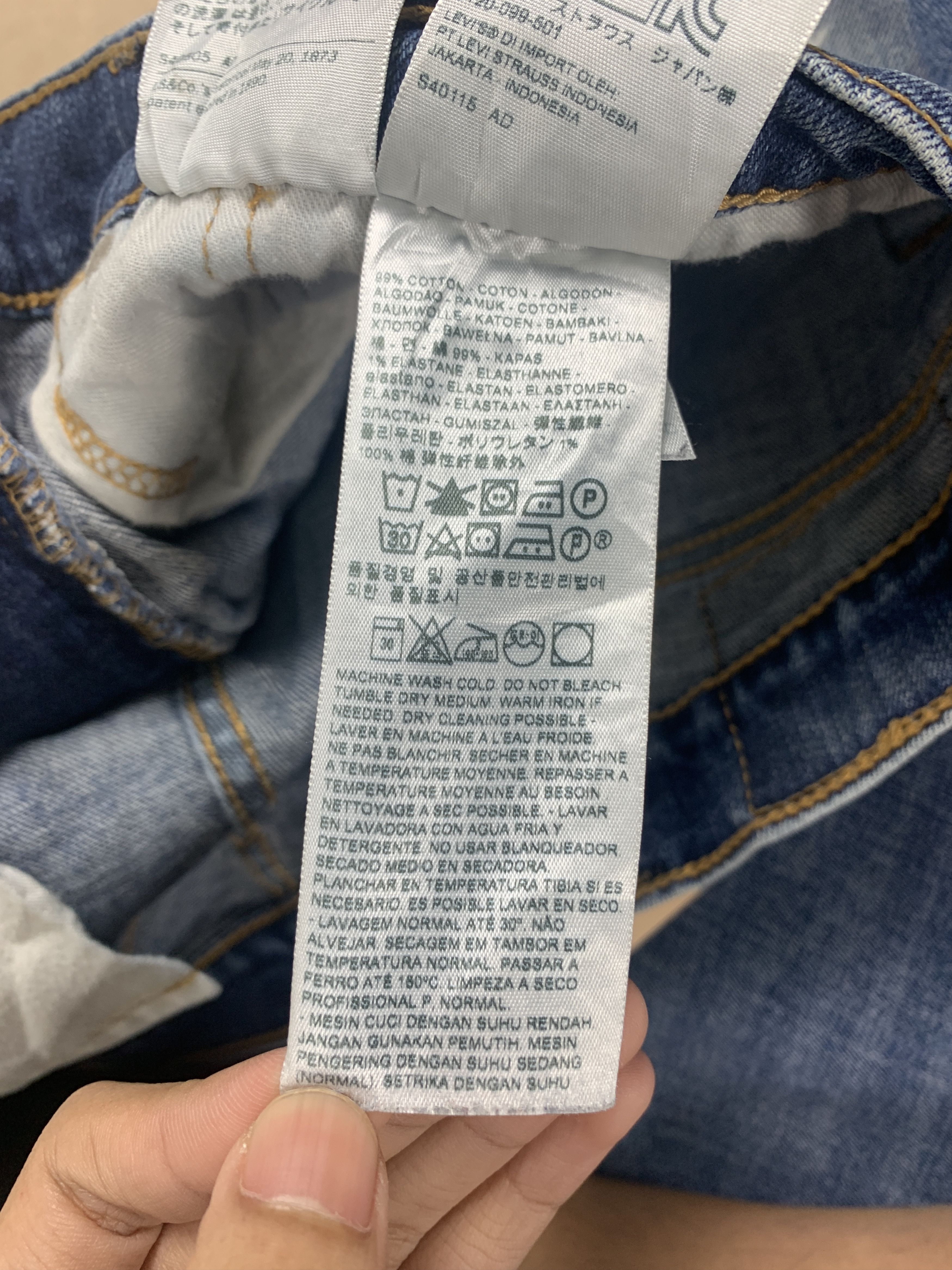 Levi's × Vintage Vintage LEVI'S 505 Men Regular Fit Distressed Mid Wash Jeans Size US 38 / EU 54 - 15 Thumbnail