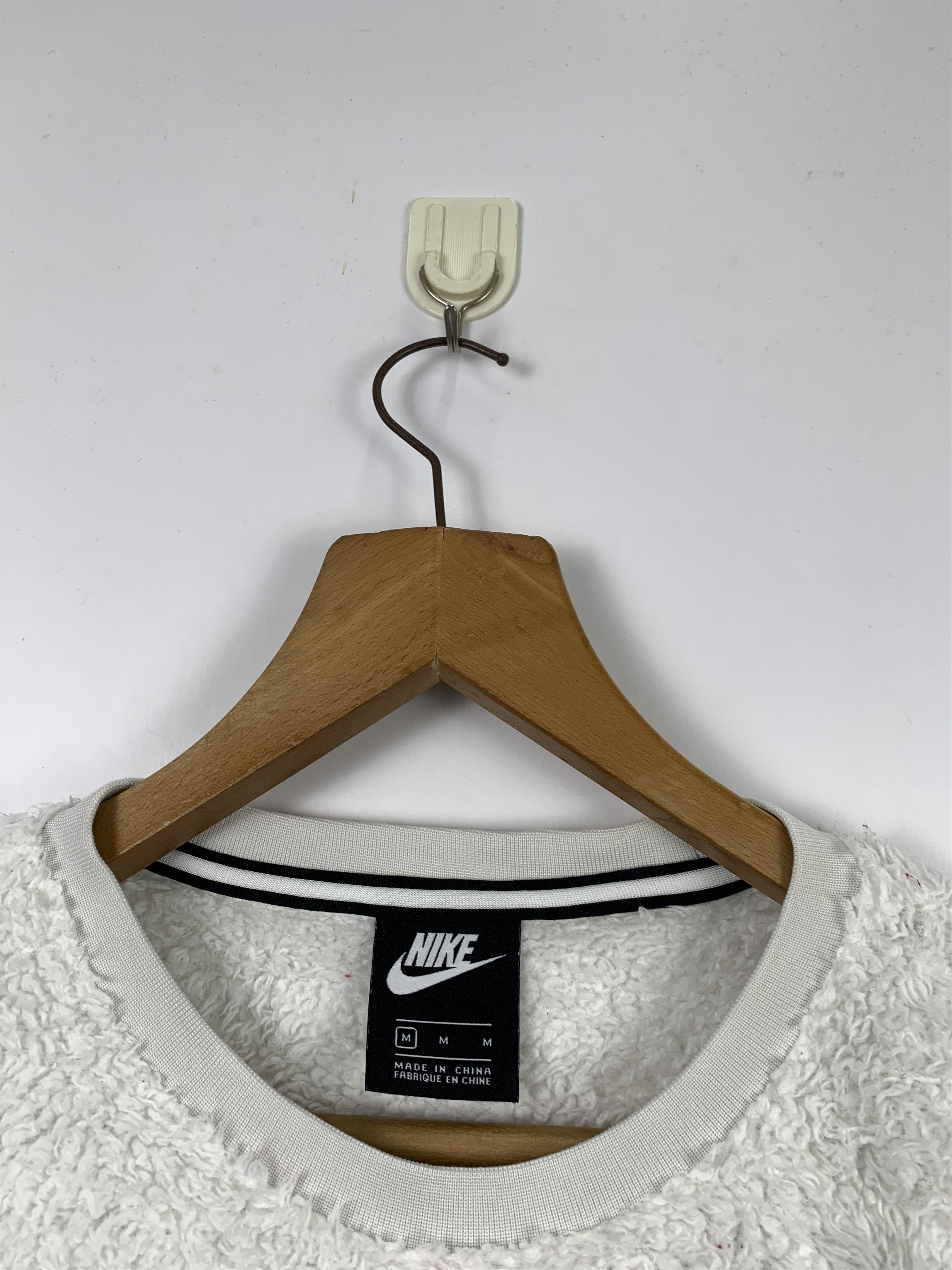 Nike Vintage Nike Air Swoosh Big Logo Fleece Sweatshirt J0583 Size US M / EU 48-50 / 2 - 5 Thumbnail