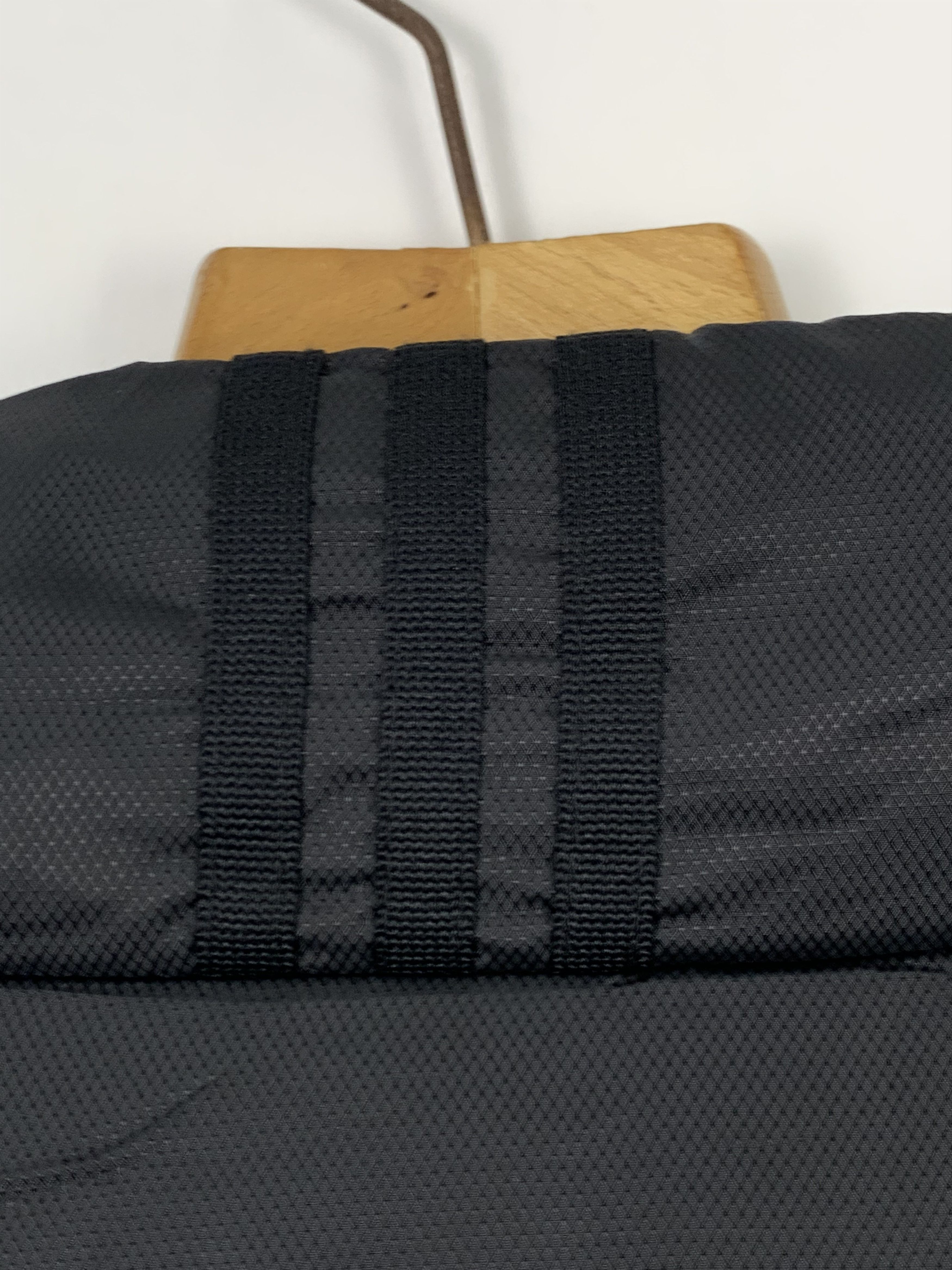 Adidas Vintage Adidas Black Puffer Jacket J0378 Size US M / EU 48-50 / 2 - 12 Thumbnail