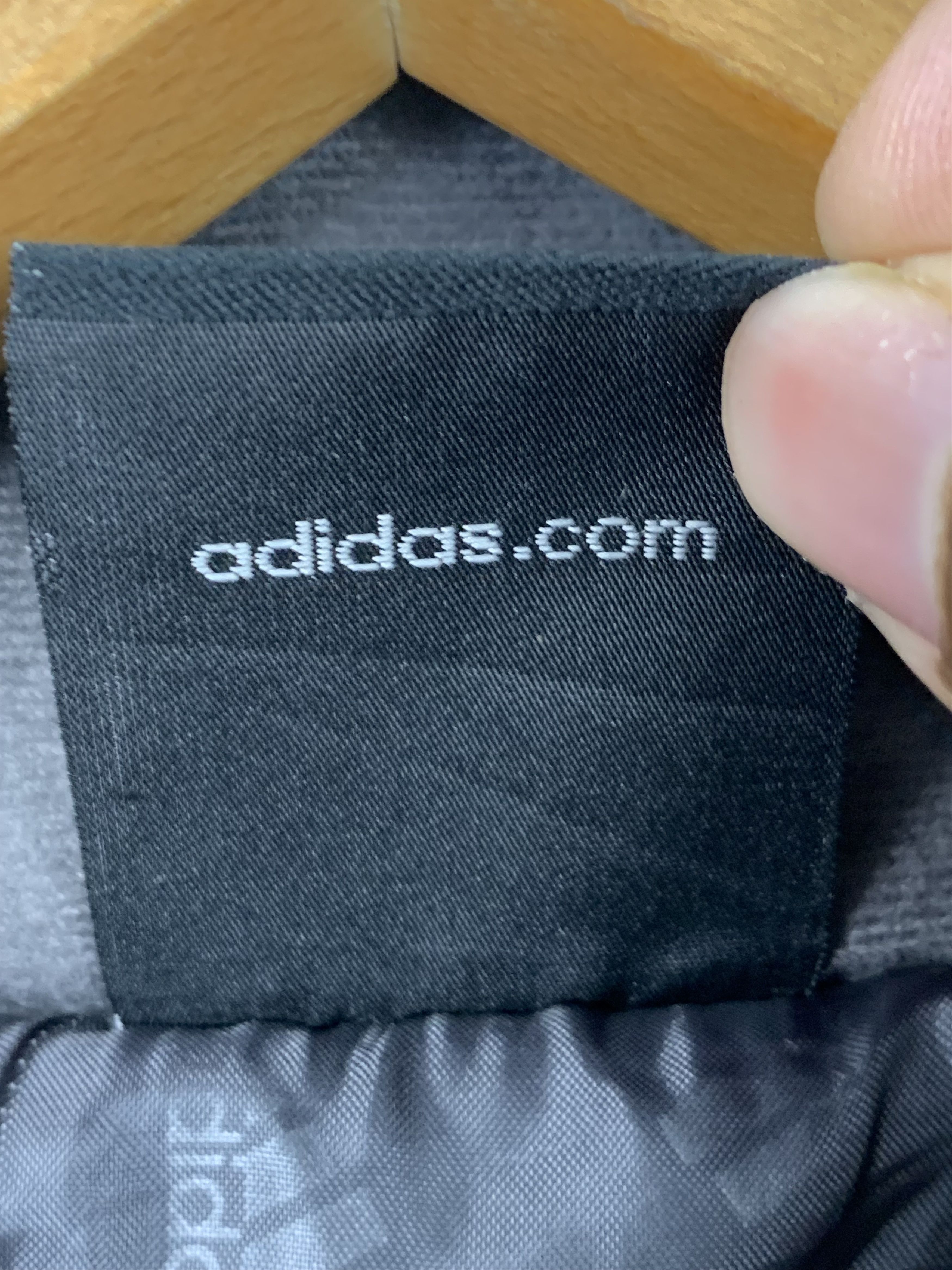 Adidas Vintage Adidas Black Puffer Jacket J0378 Size US M / EU 48-50 / 2 - 14 Thumbnail