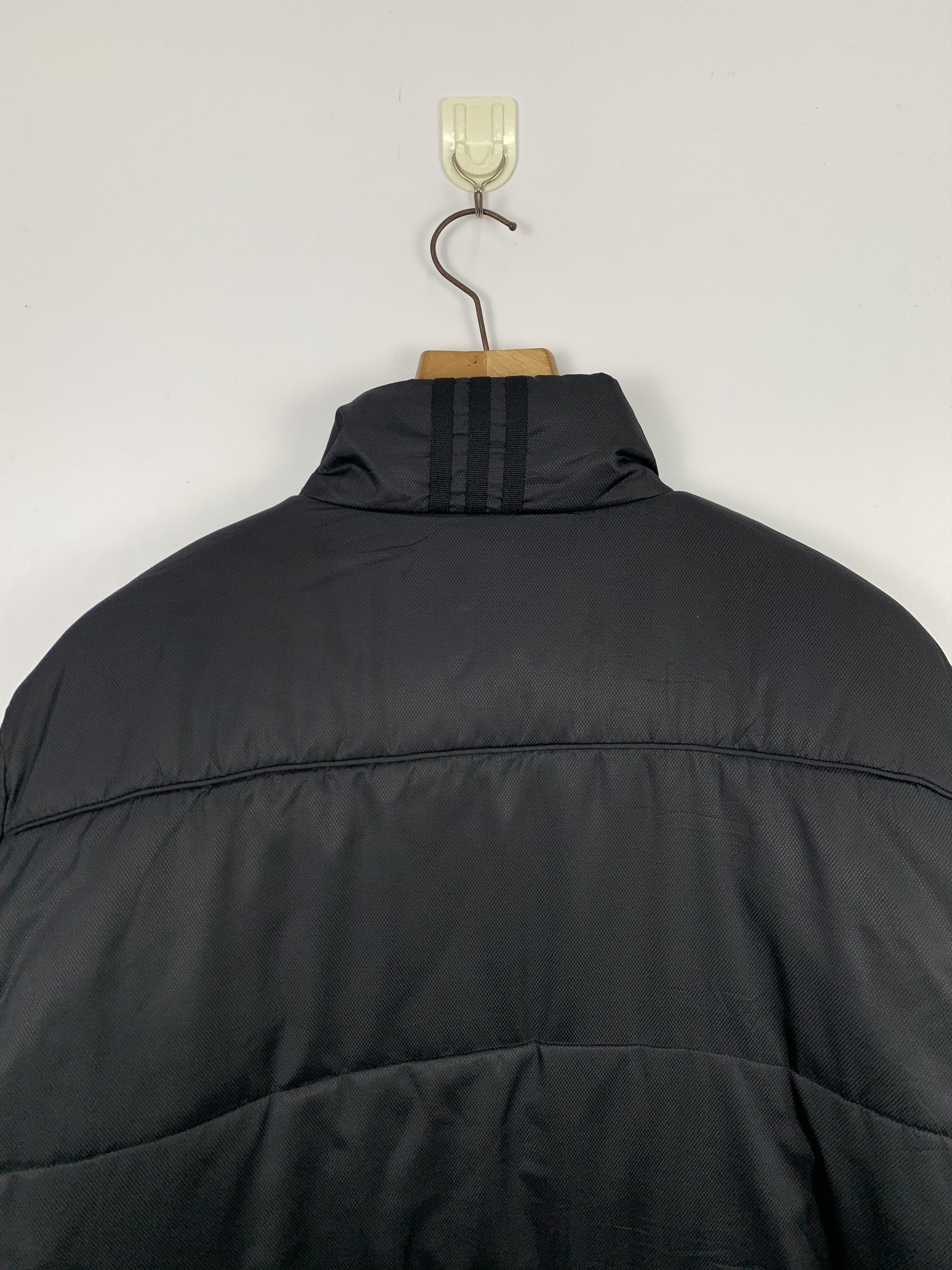 Adidas Vintage Adidas Black Puffer Jacket J0378 Size US M / EU 48-50 / 2 - 11 Thumbnail