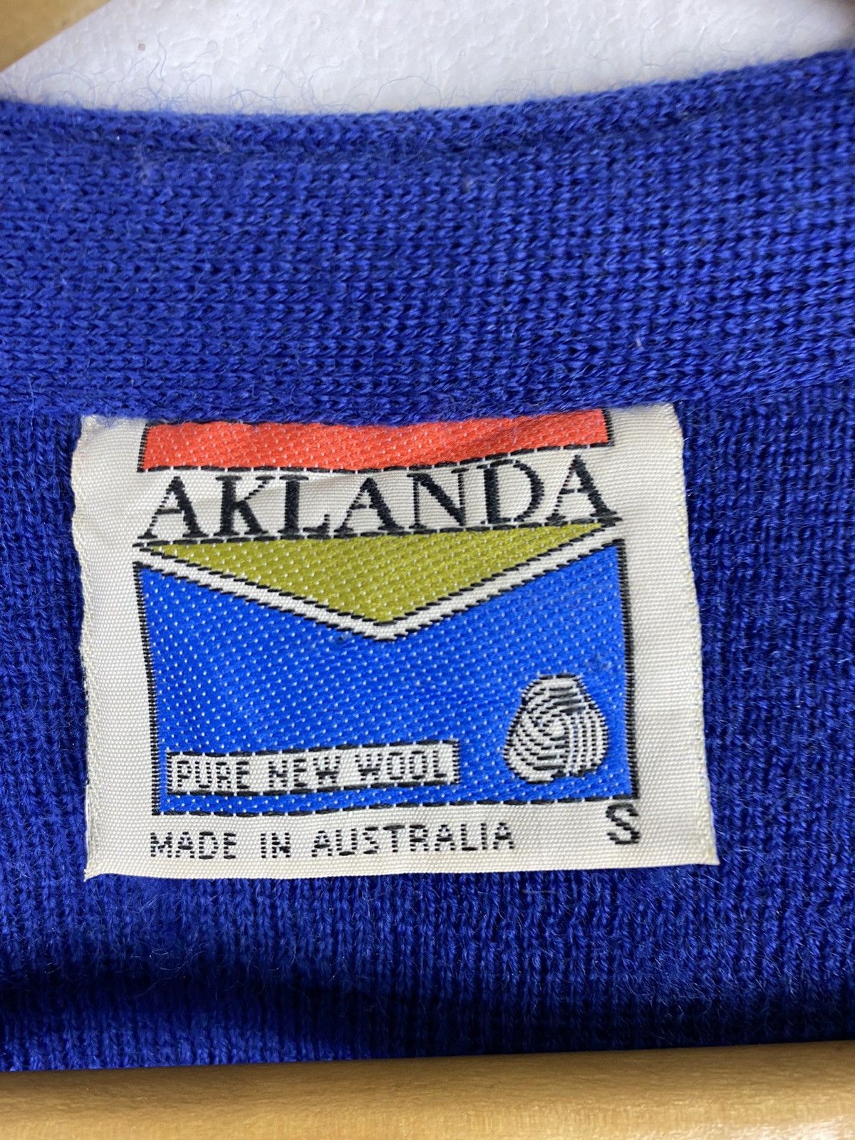 Vintage GK65 Aklanda Pure New Wool Vest Nice Design - Small Size Size US S / EU 44-46 / 1 - 4 Thumbnail