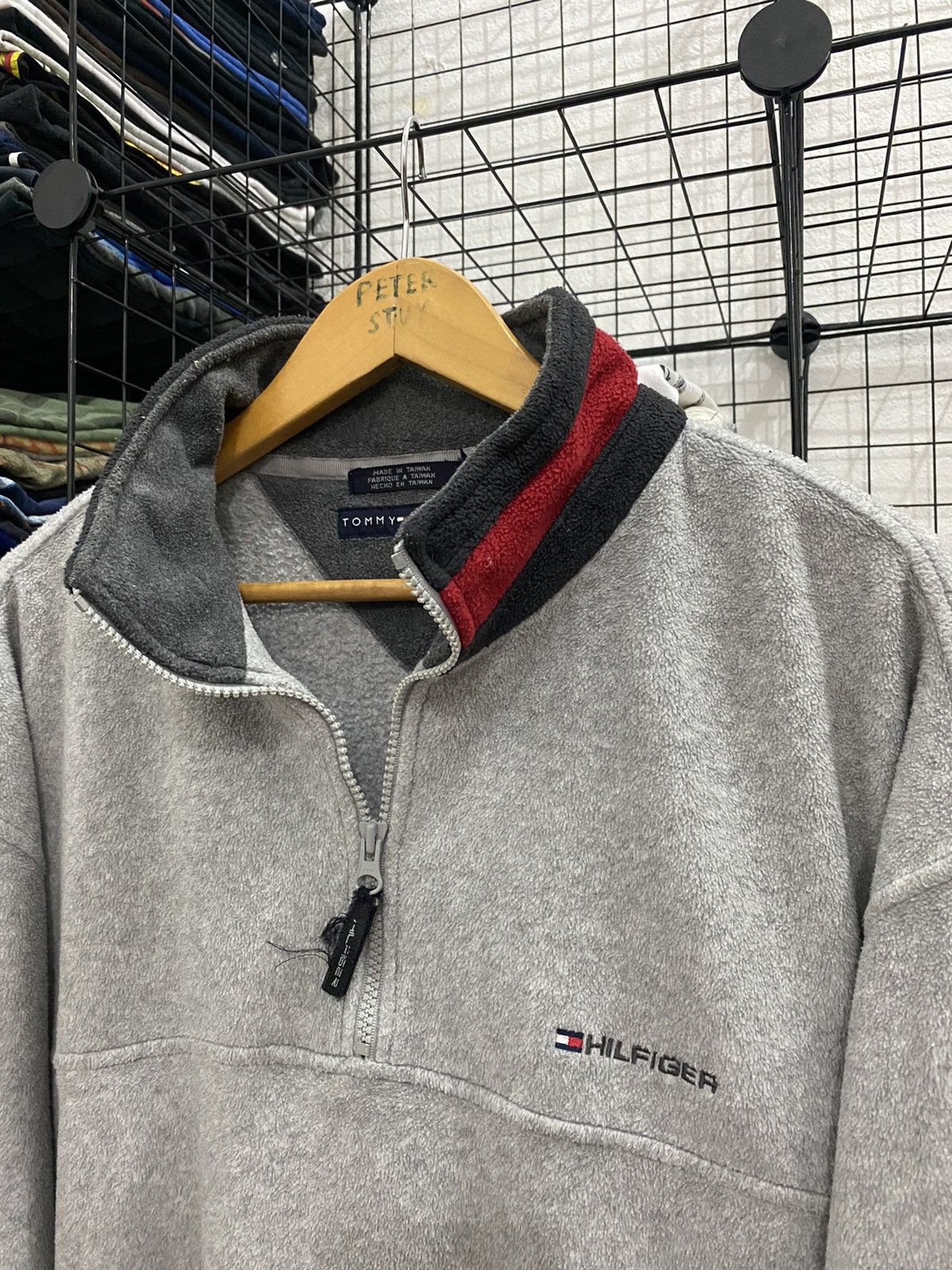 Tommy Hilfiger 🔥LAST DROP🔥TOMMY HILFIGER FLEECE SWEATER NICE DESIGN Size US L / EU 52-54 / 3 - 4 Thumbnail