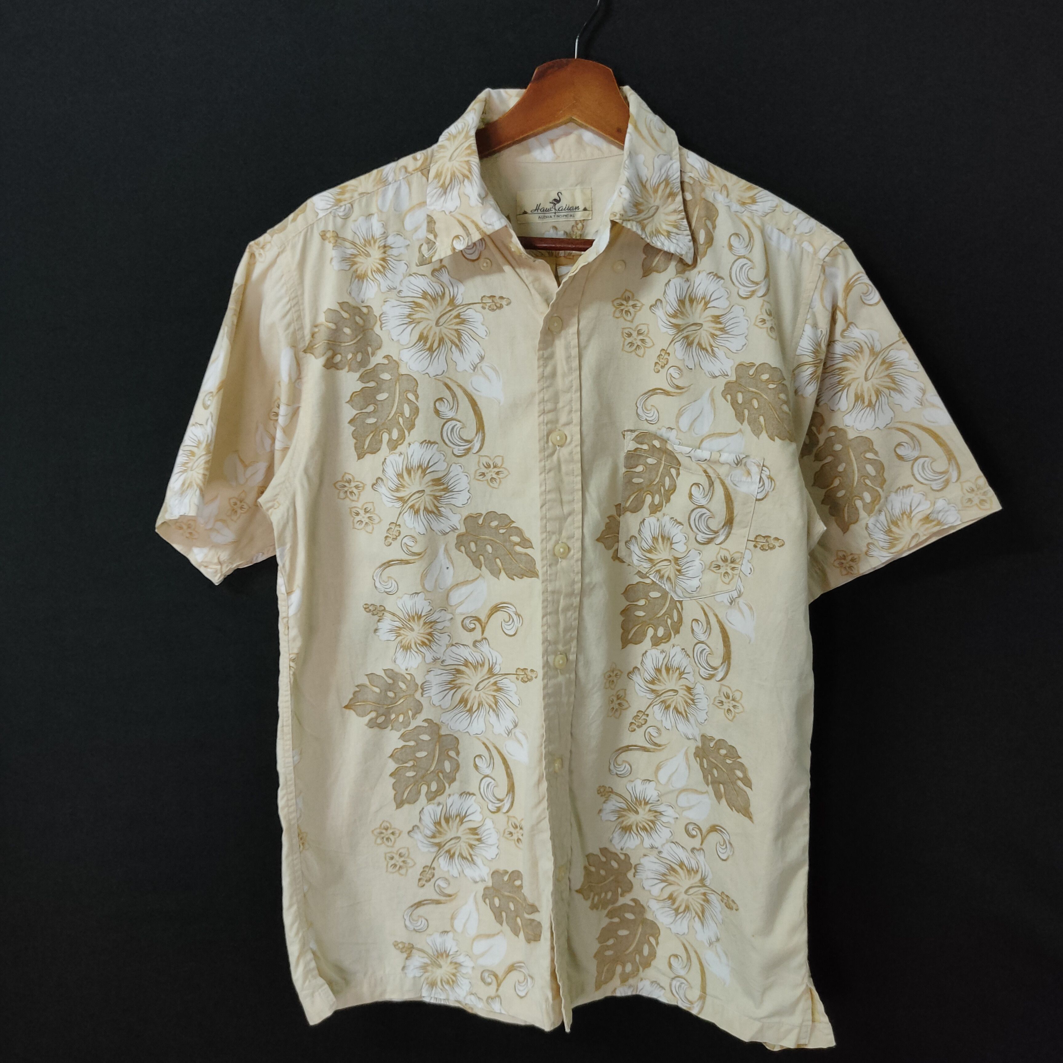 VINTAGE HAWAIIAN BUTTON UPS FLOWER TEE