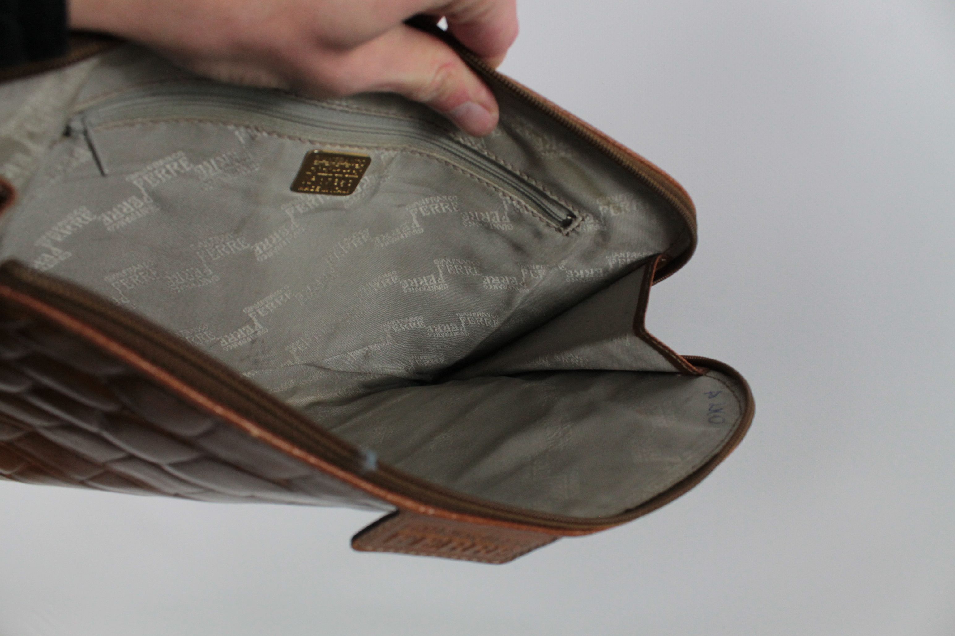 Gianfranco Ferre × Vintage Vintage Gianfranco Ferre Croc Embossed Leather Shoulder Bag Size ONE SIZE - 8 Thumbnail